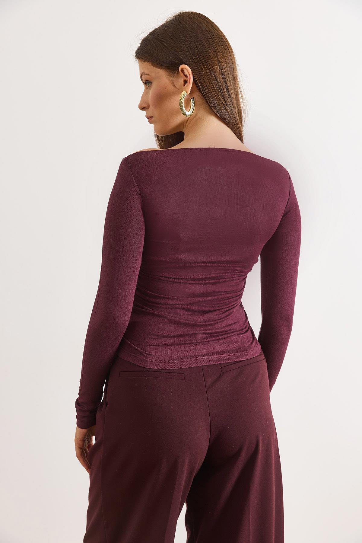 Yanı Drape Kayık Yaka Transparan Bluz Mürdüm
