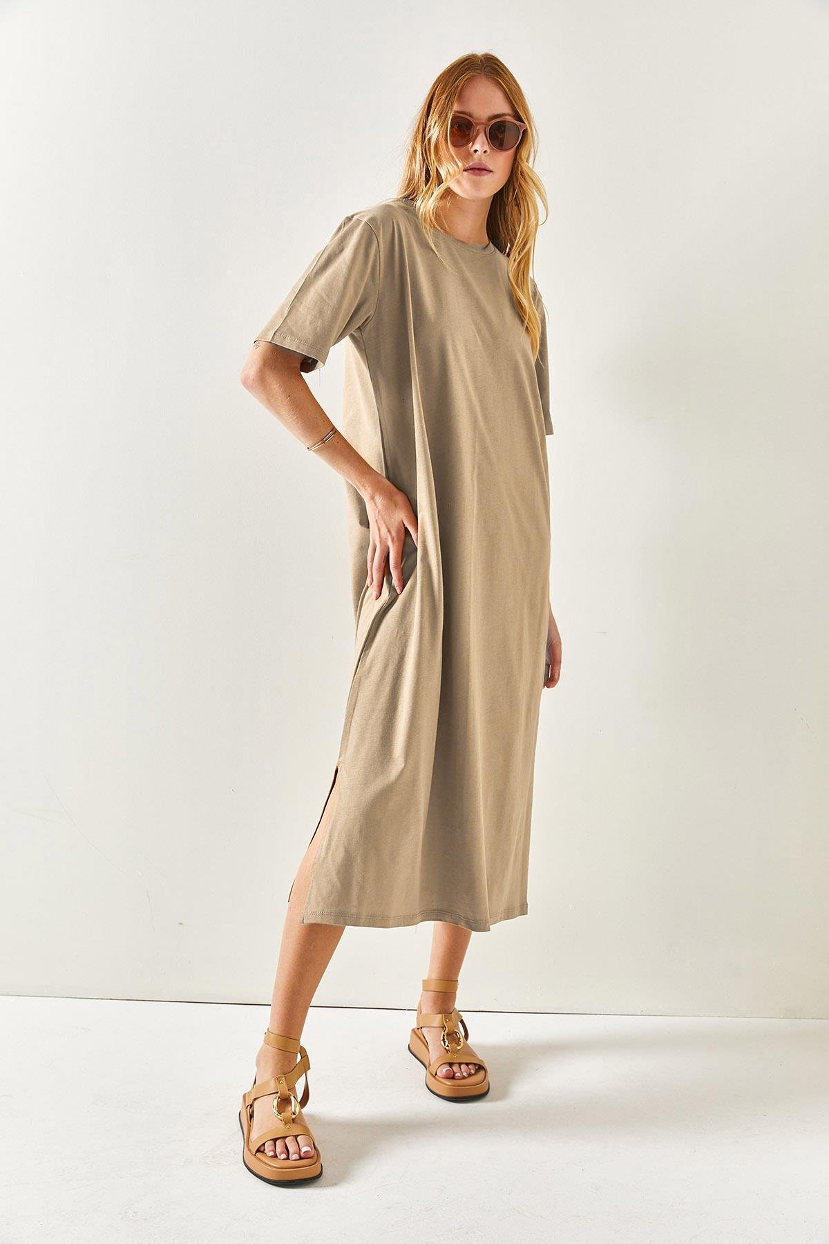 Yanı Yırtmaçlı Oversize Pamuk Elbise Camel