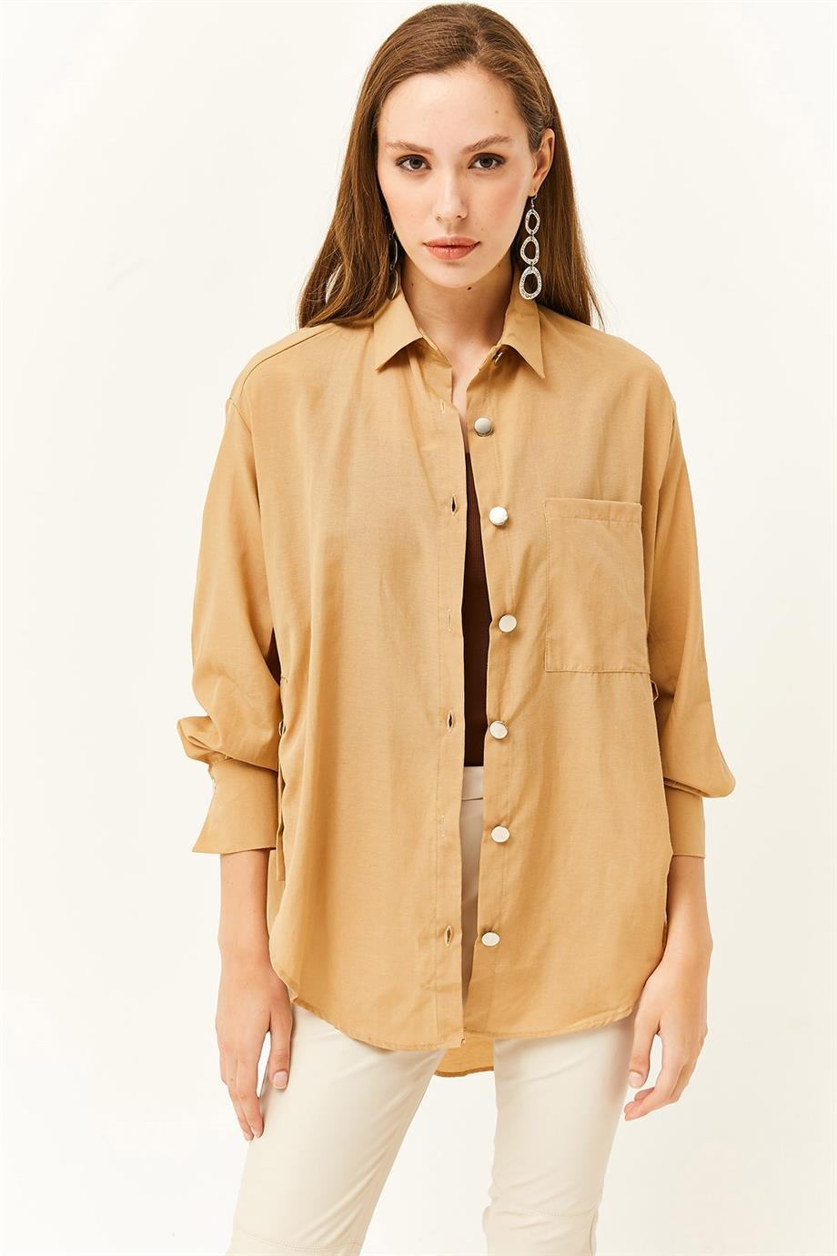 Yanları Düğme Detaylı Oversize Dokuma Gömlek Camel