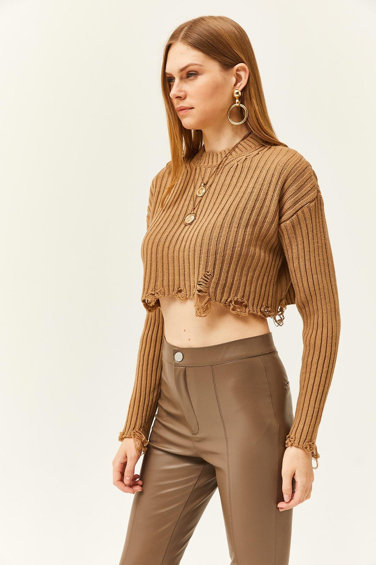 Yırtık Detaylı Kalın Crop Triko Kazak Camel