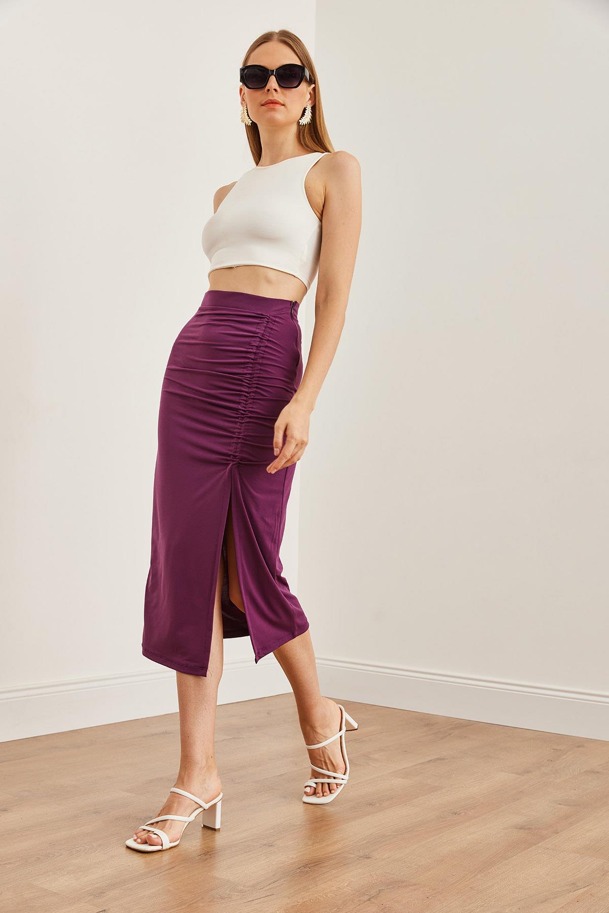 Yırtmaçlı Drape Detaylı Fermuarlı Midi Sandy Etek Mürdüm
