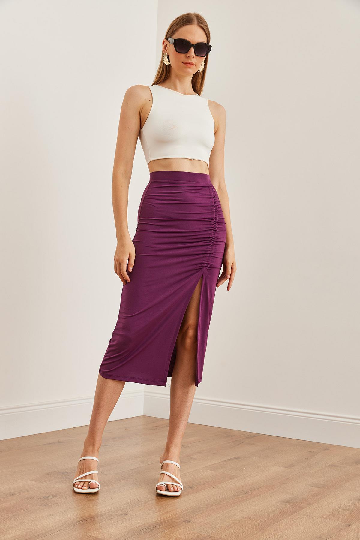 Yırtmaçlı Drape Detaylı Fermuarlı Midi Sandy Etek Mürdüm
