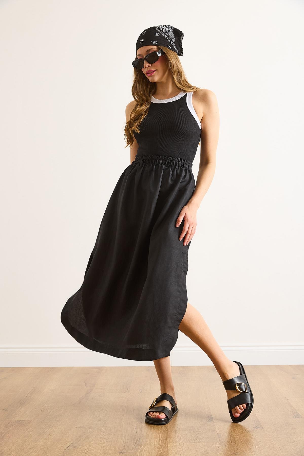 Yırtmaçlı Trend Midi Elbise Siyah Beyaz