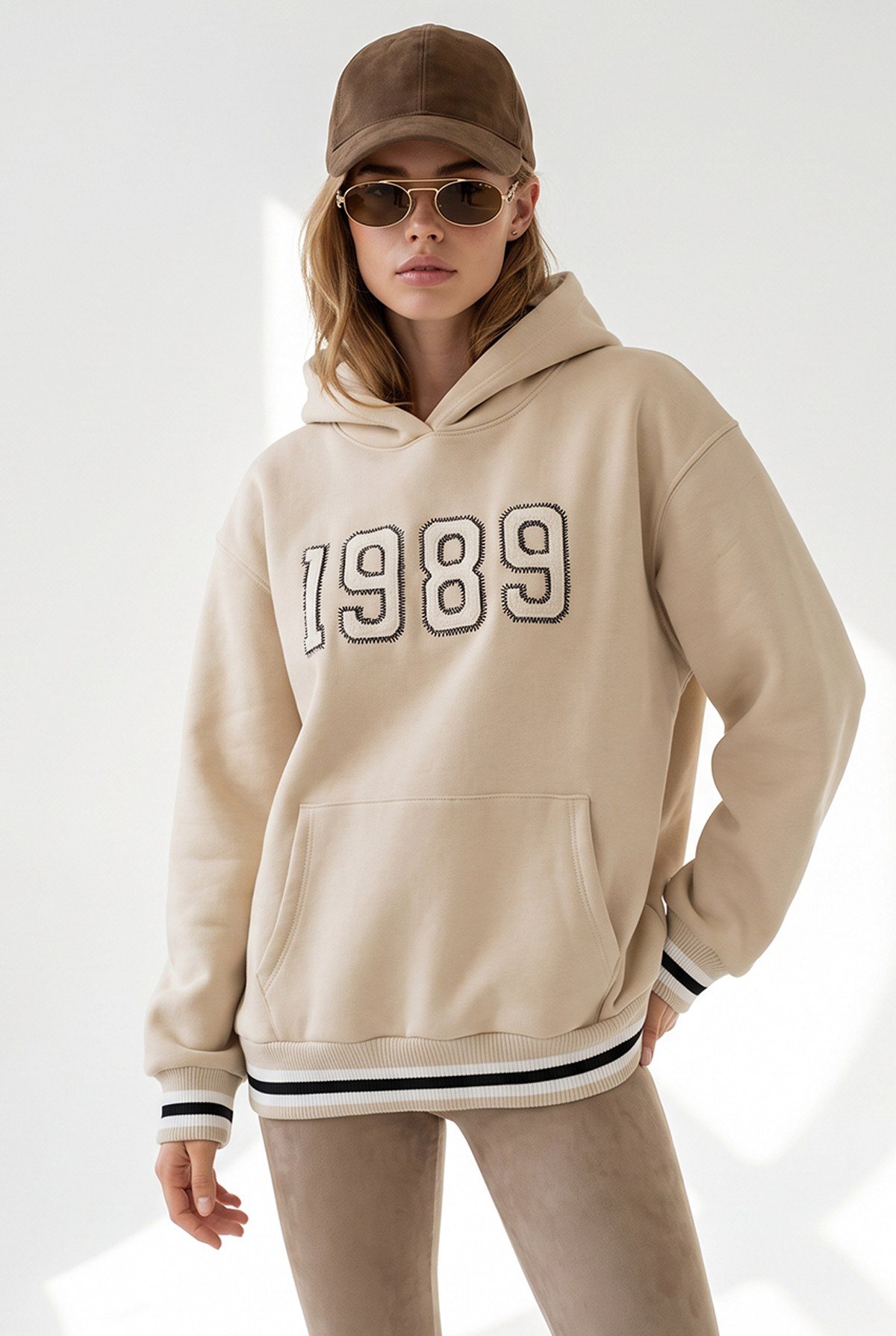 Yumuşak Dokulu Şardonlu Nakış Şerit Detaylı Sweatshirt Taş