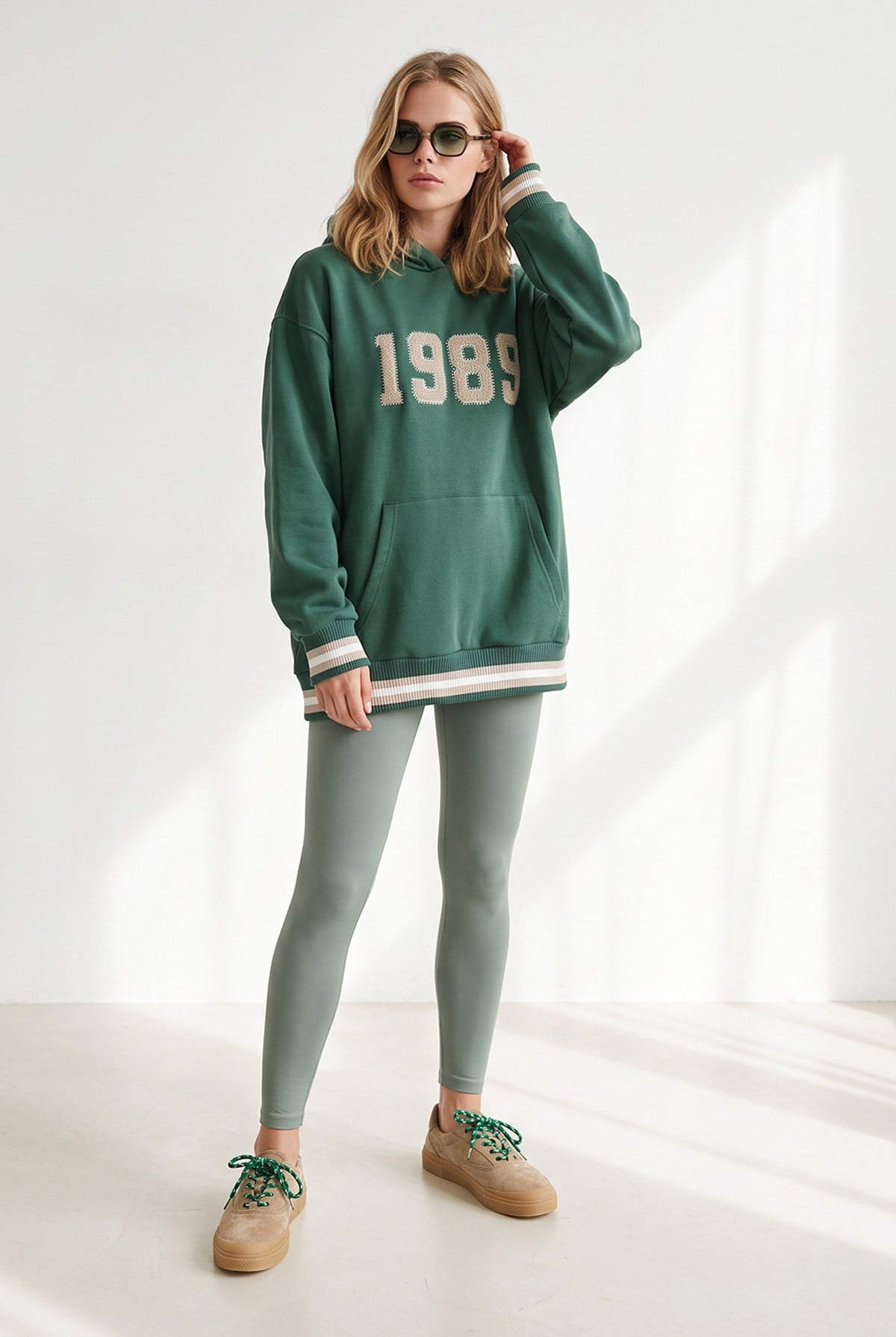 Yumuşak Dokulu Şardonlu Nakış Şerit Detaylı Sweatshirt Yeşil