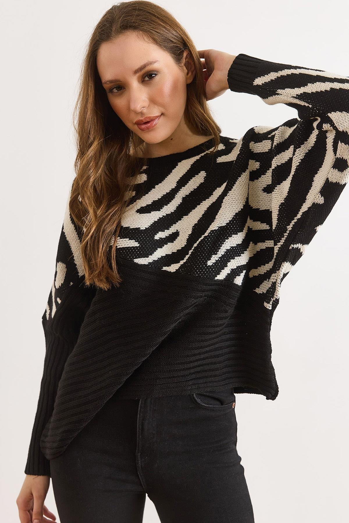 Zebra Detaylı Triko Kazak Siyah