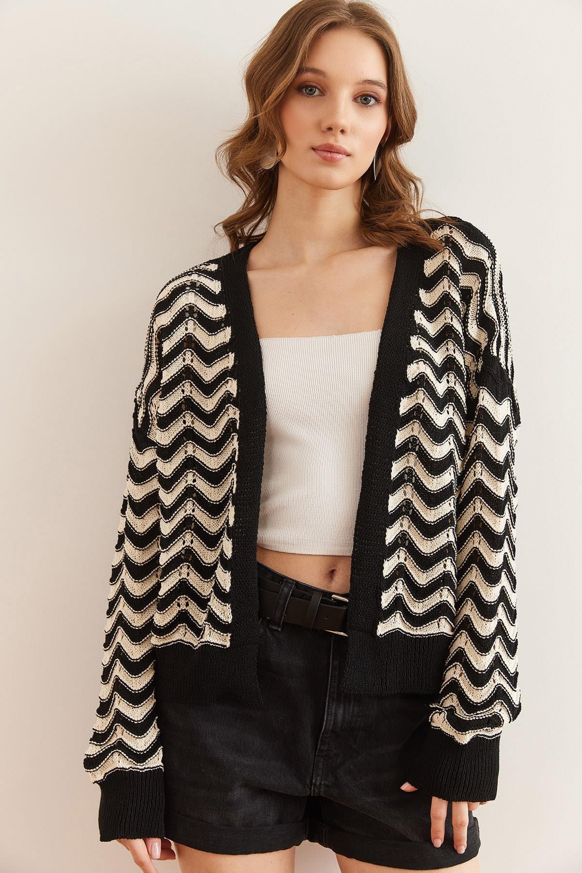 Zigzag Desenli Ajurlu Triko Hırka Siyah