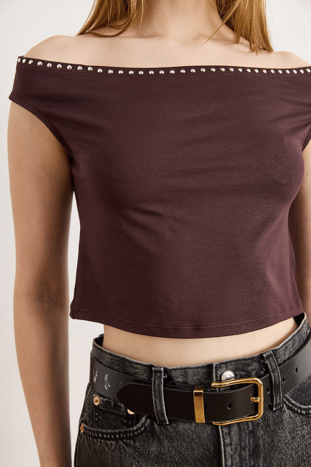 Zımba Detaylı Madonna Yumuşak Dokulu Crop Bluz Kahverengi