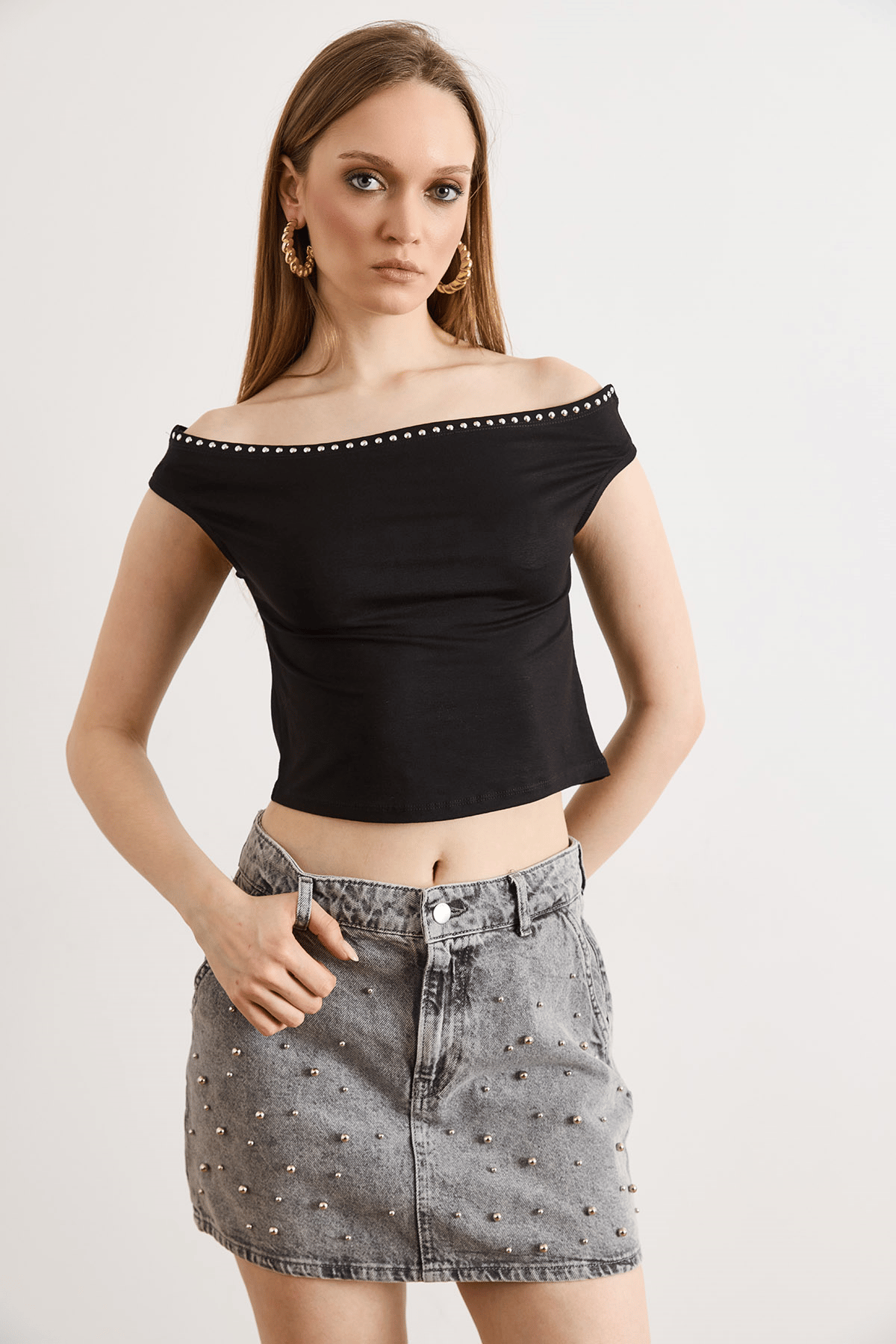 Zımba Detaylı Madonna Yumuşak Dokulu Crop Bluz Siyah