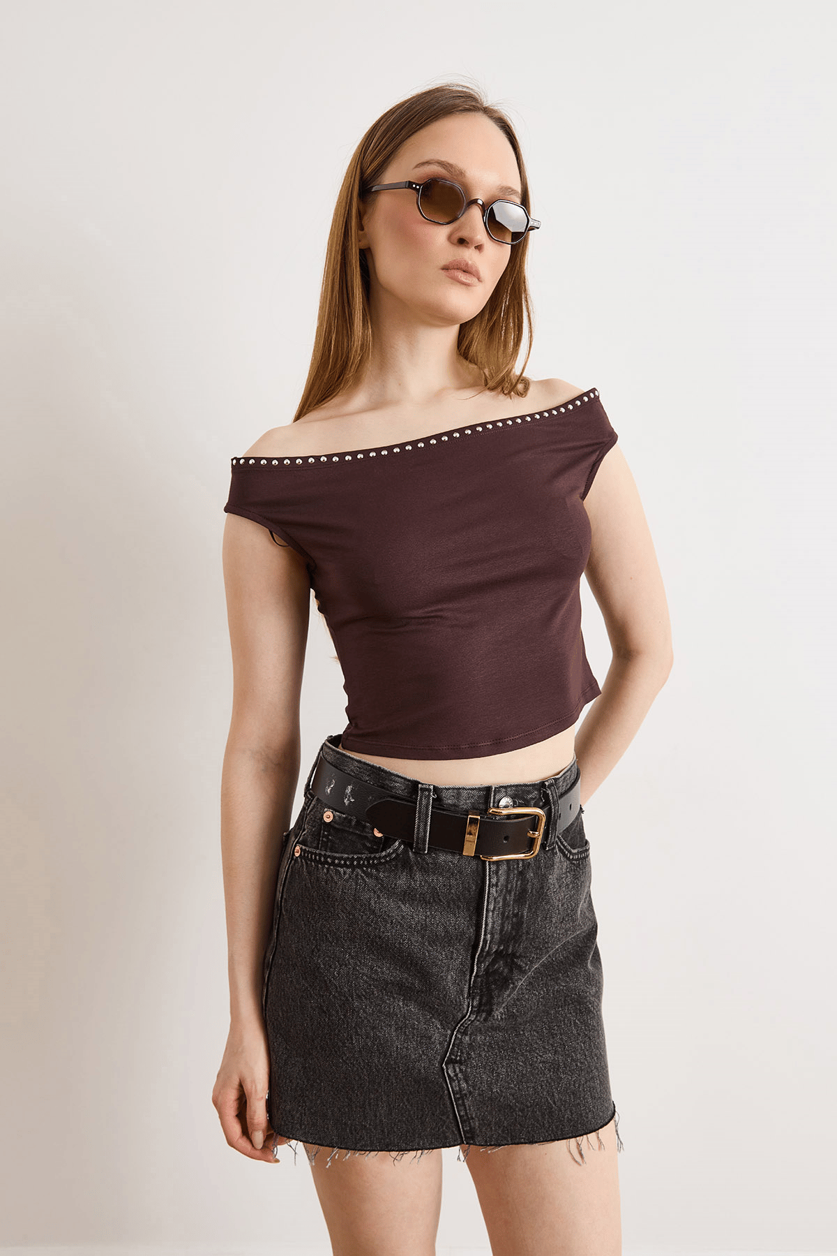 Zımba Detaylı Madonna Yumuşak Dokulu Crop Bluz Kahverengi