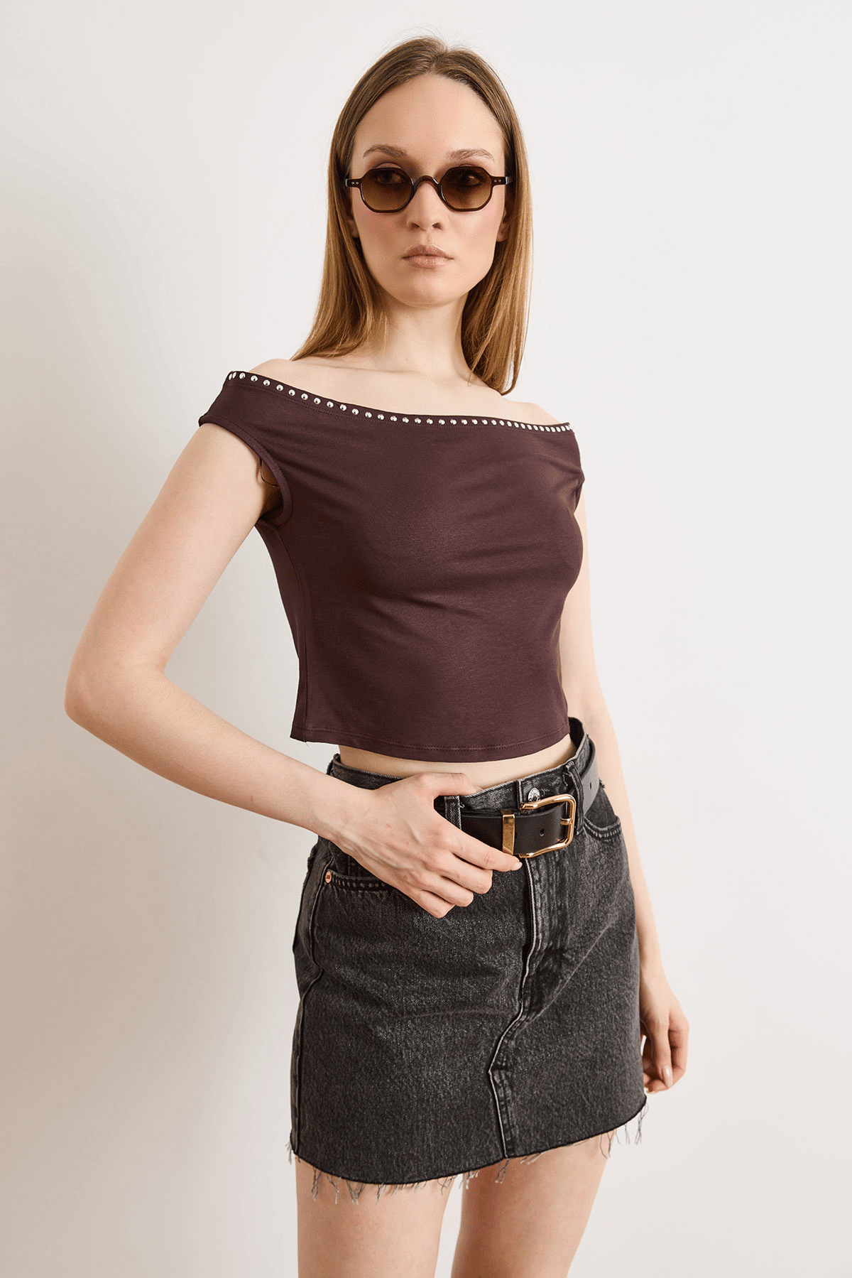 Zımba Detaylı Madonna Yumuşak Dokulu Crop Bluz Kahverengi