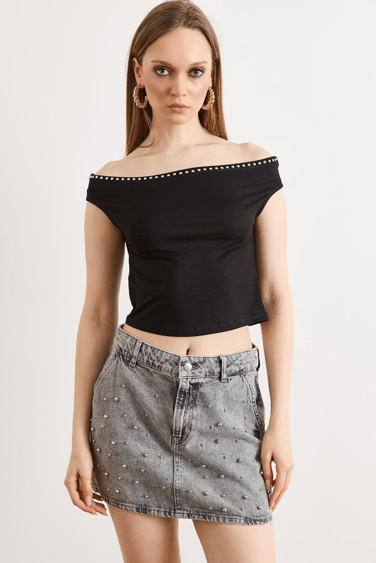 Zımba Detaylı Madonna Yumuşak Dokulu Crop Bluz Siyah