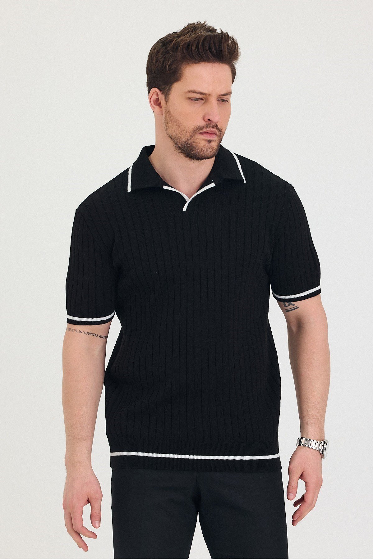 Tarz CoolT-shirtTSH-E-25SS-004-TRK-M1-R11Erkek Yaka Kol Etek Çizgi Detaylı Triko T-shirt