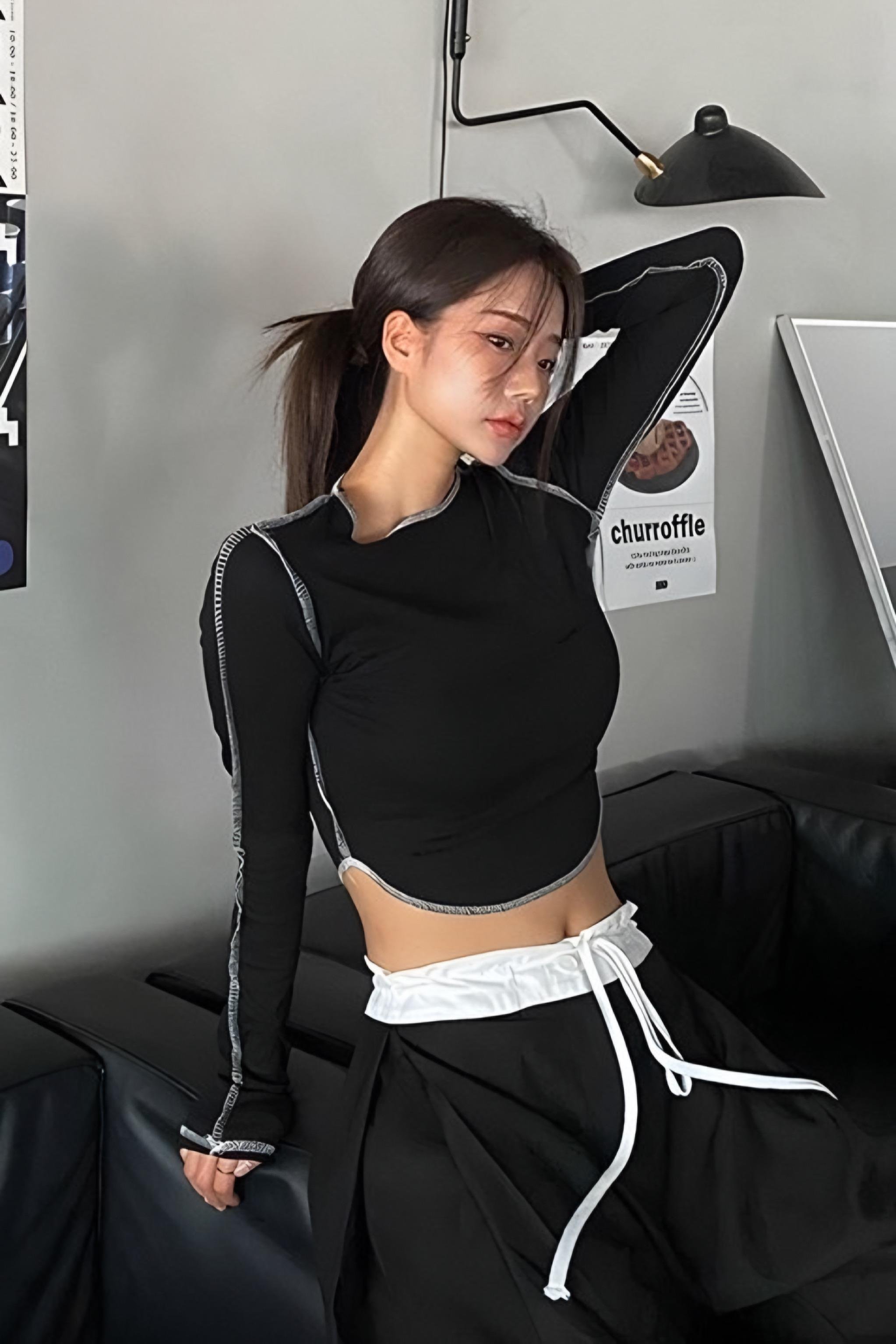 Basic Siyah Ters Dikiş Crop