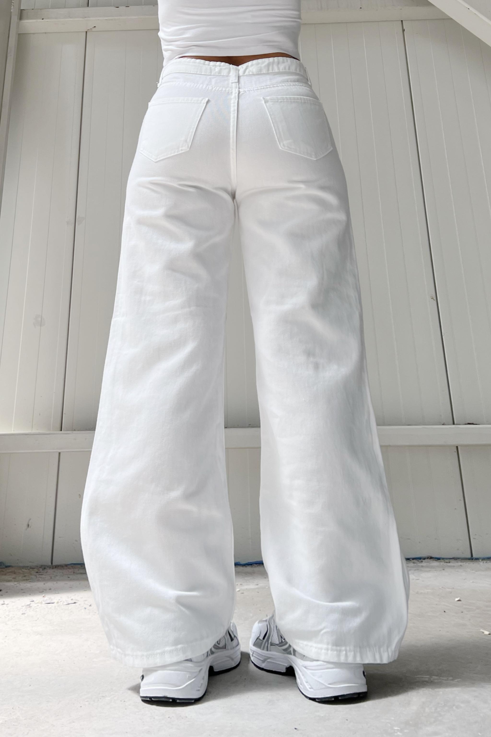 Beyaz Bol Paça Jeans