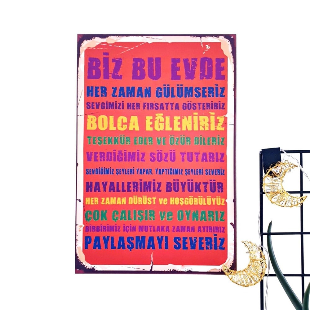 Biz Bu Evde Ahşap Poster