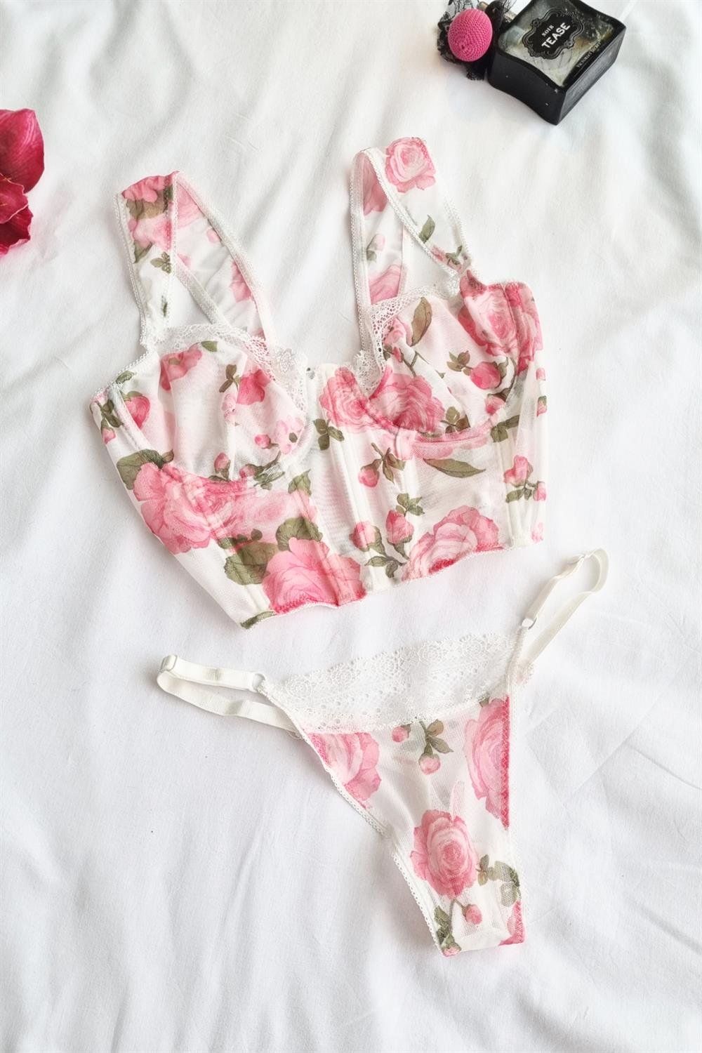 Çiçek Desenli Balenli Bralet Takım