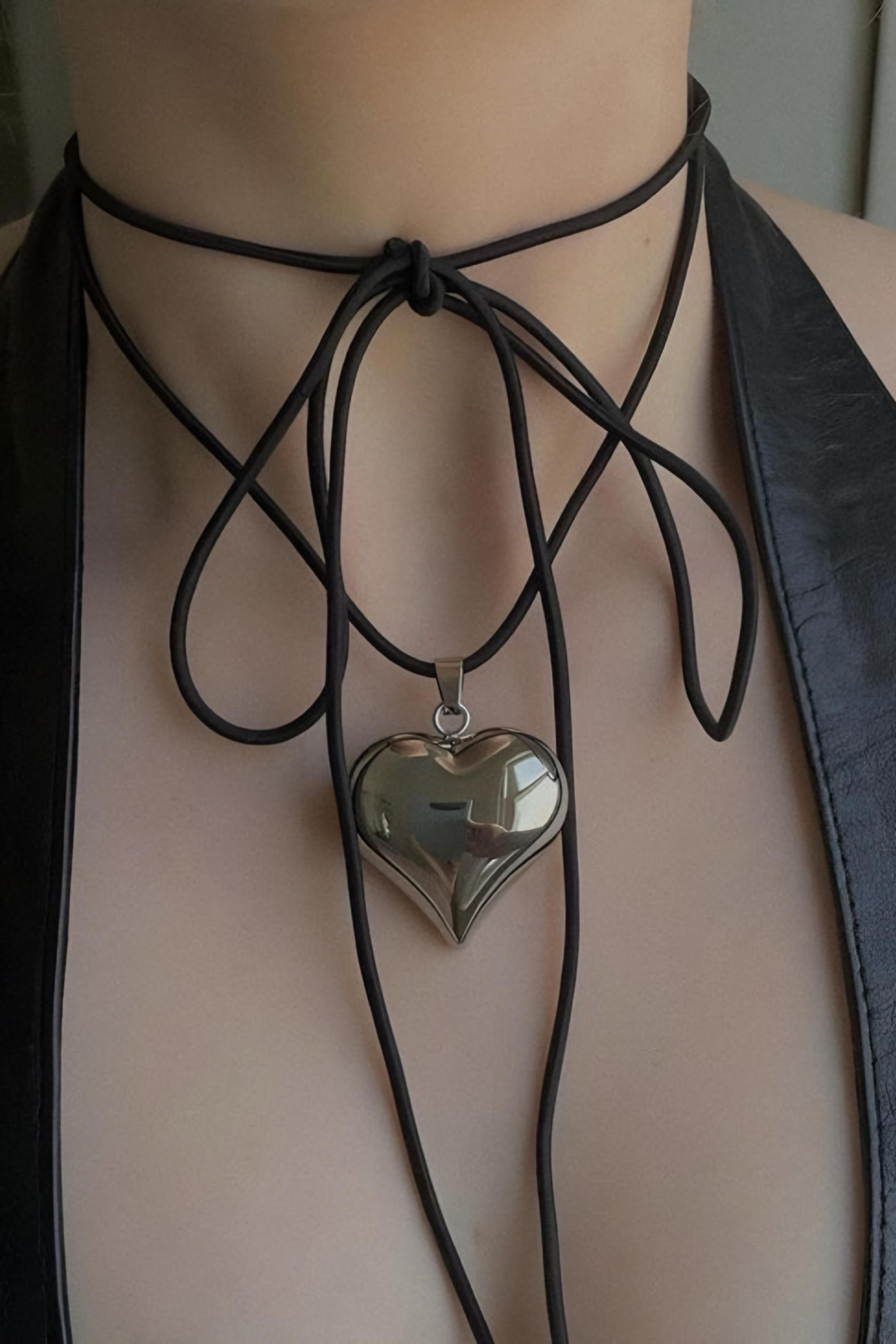 Dark Heart Kolye