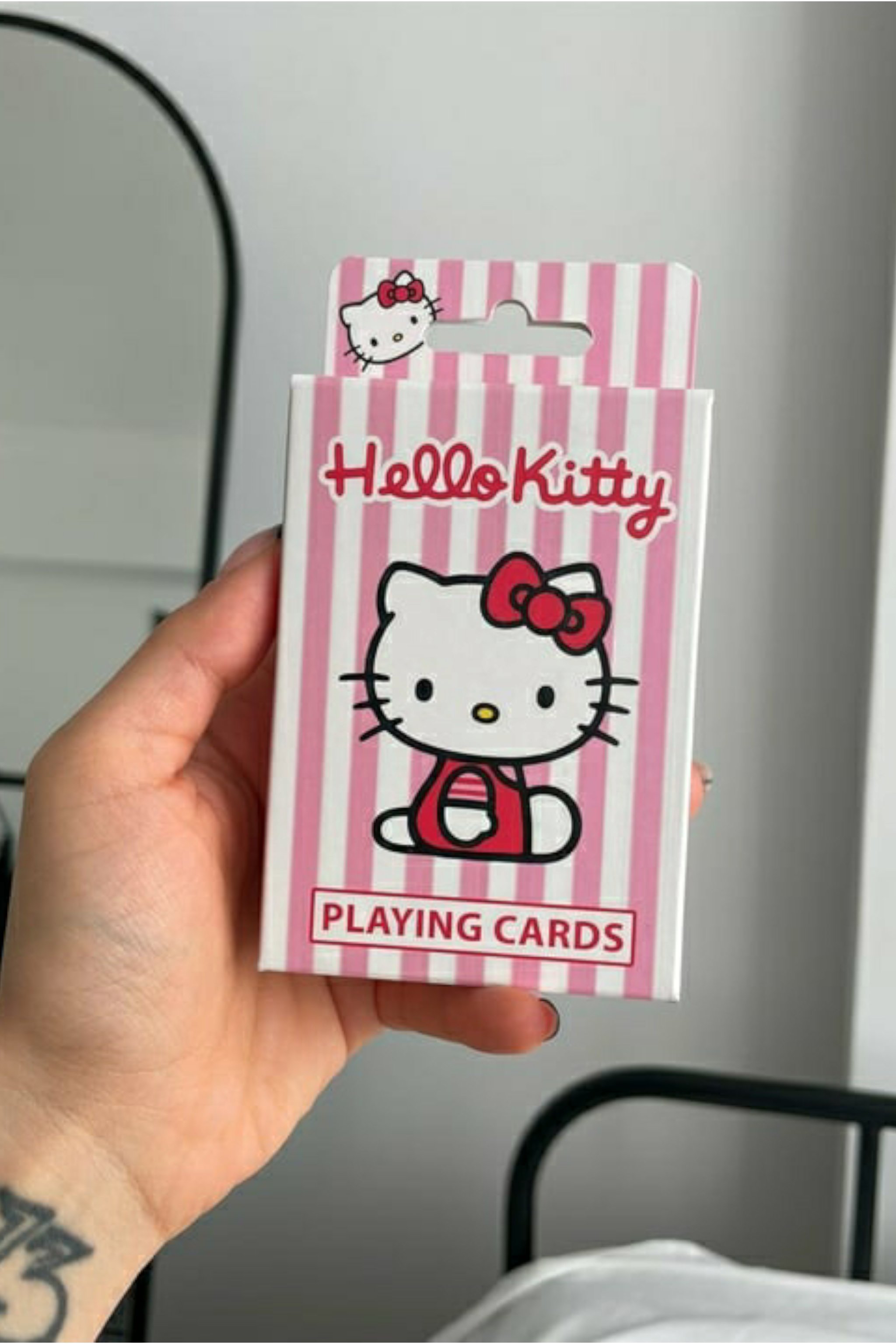 Kitty İskambil Kart Oyunu