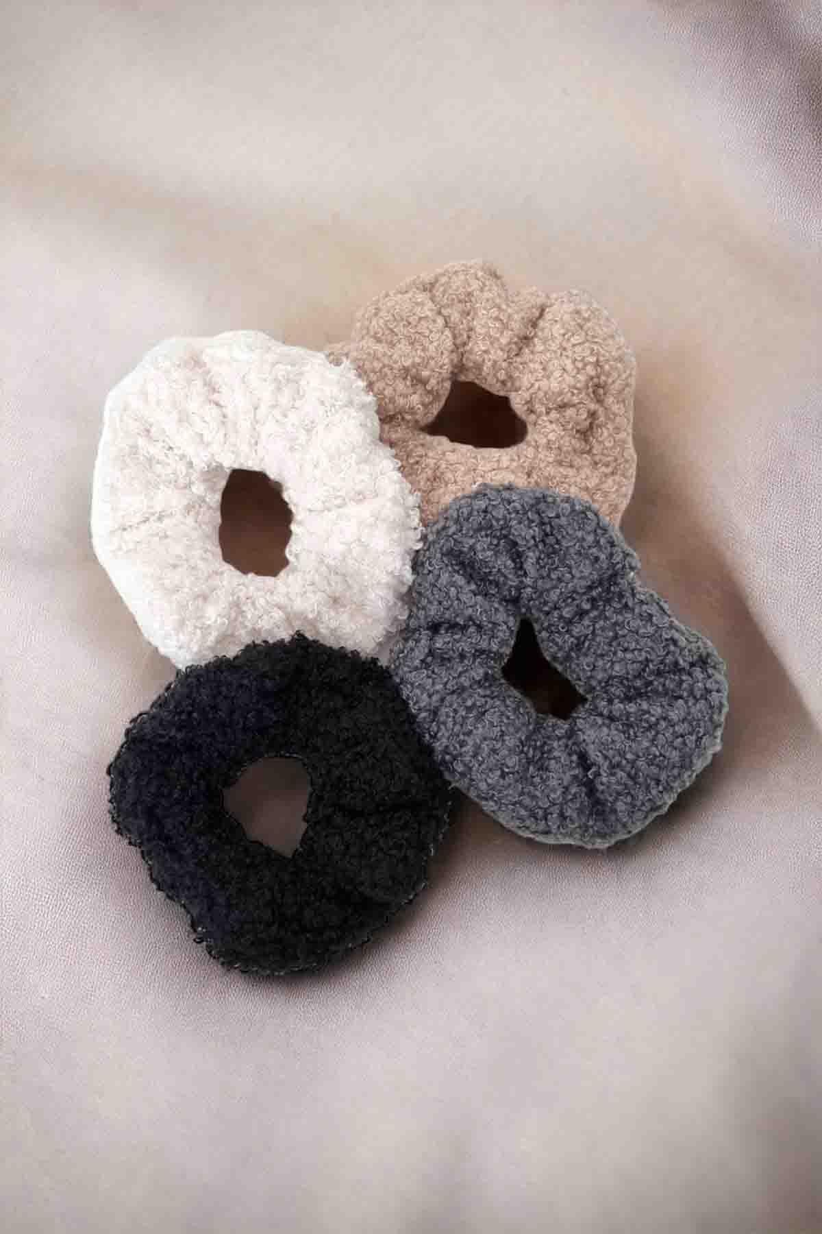 Curly Plush Rubber Buckle