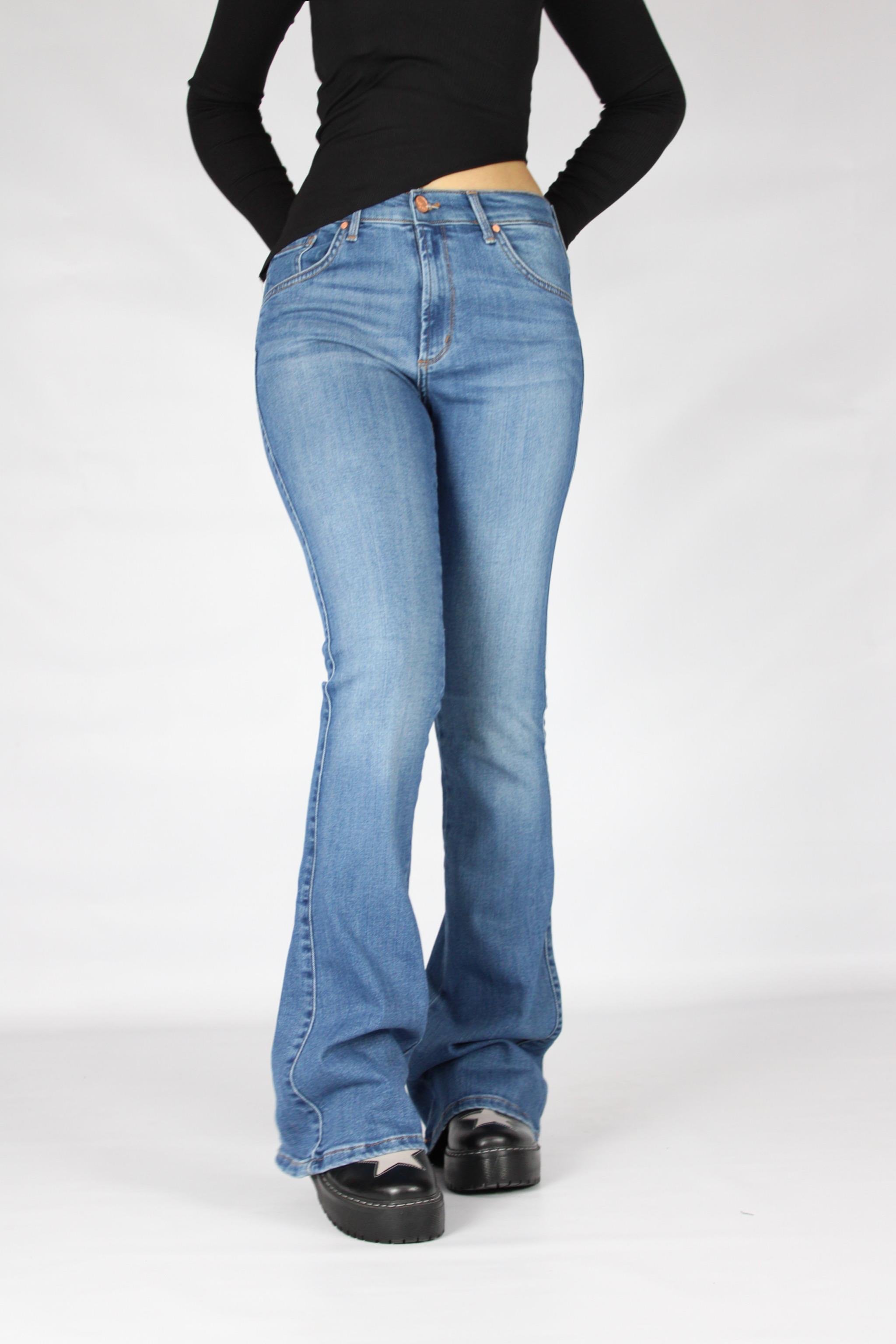 Mavi Yıkamalı Flare Pantolon