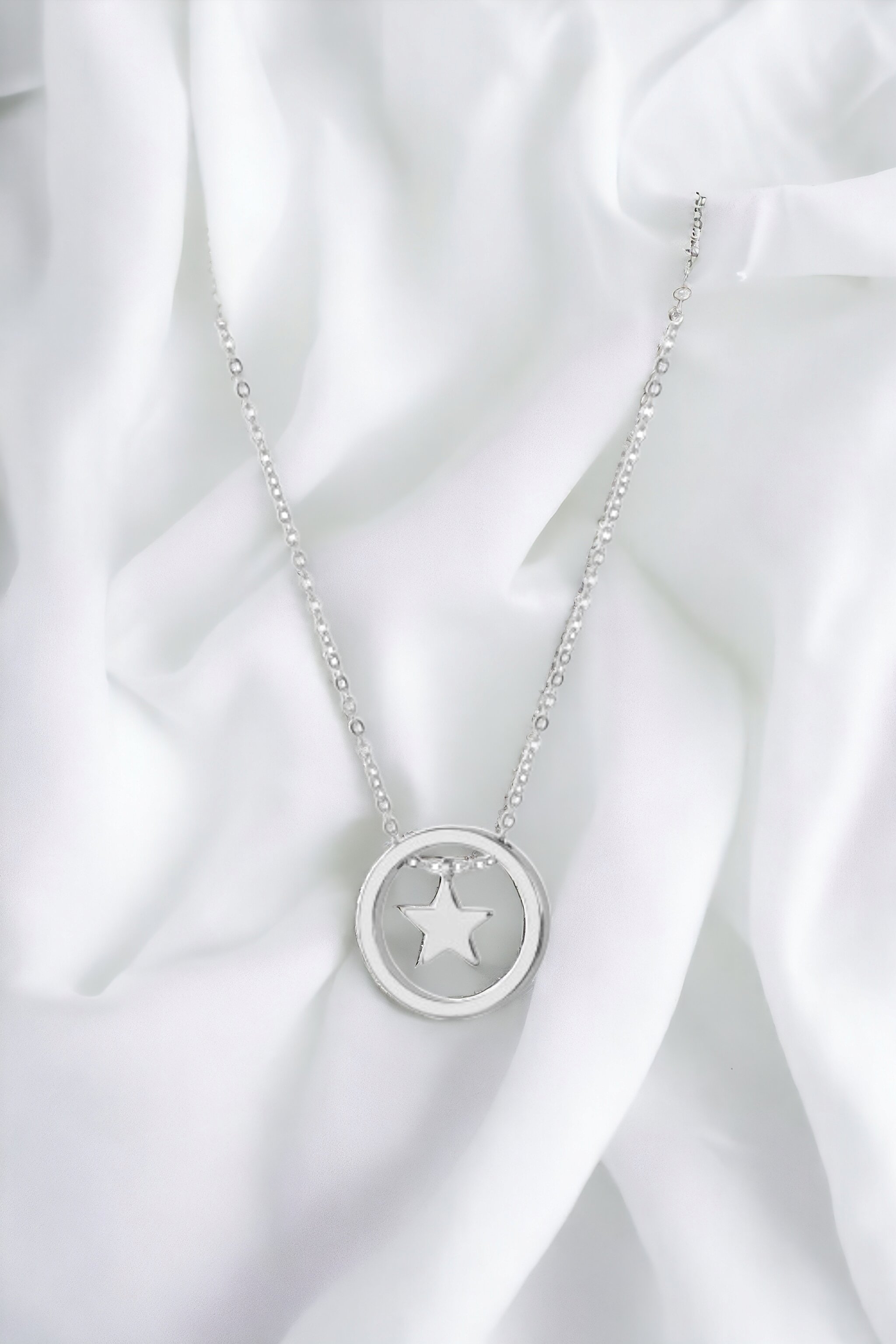 Minimal Round Star Kolye