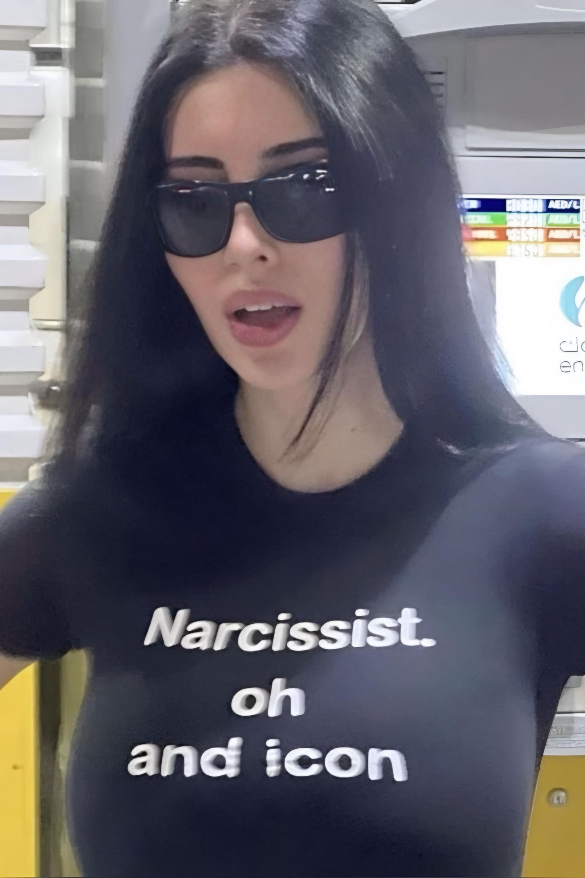 Narcissist Crop