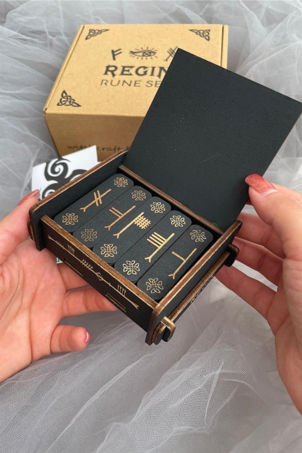 Oghams Fortune Ahşap Kutulu Rune Seti