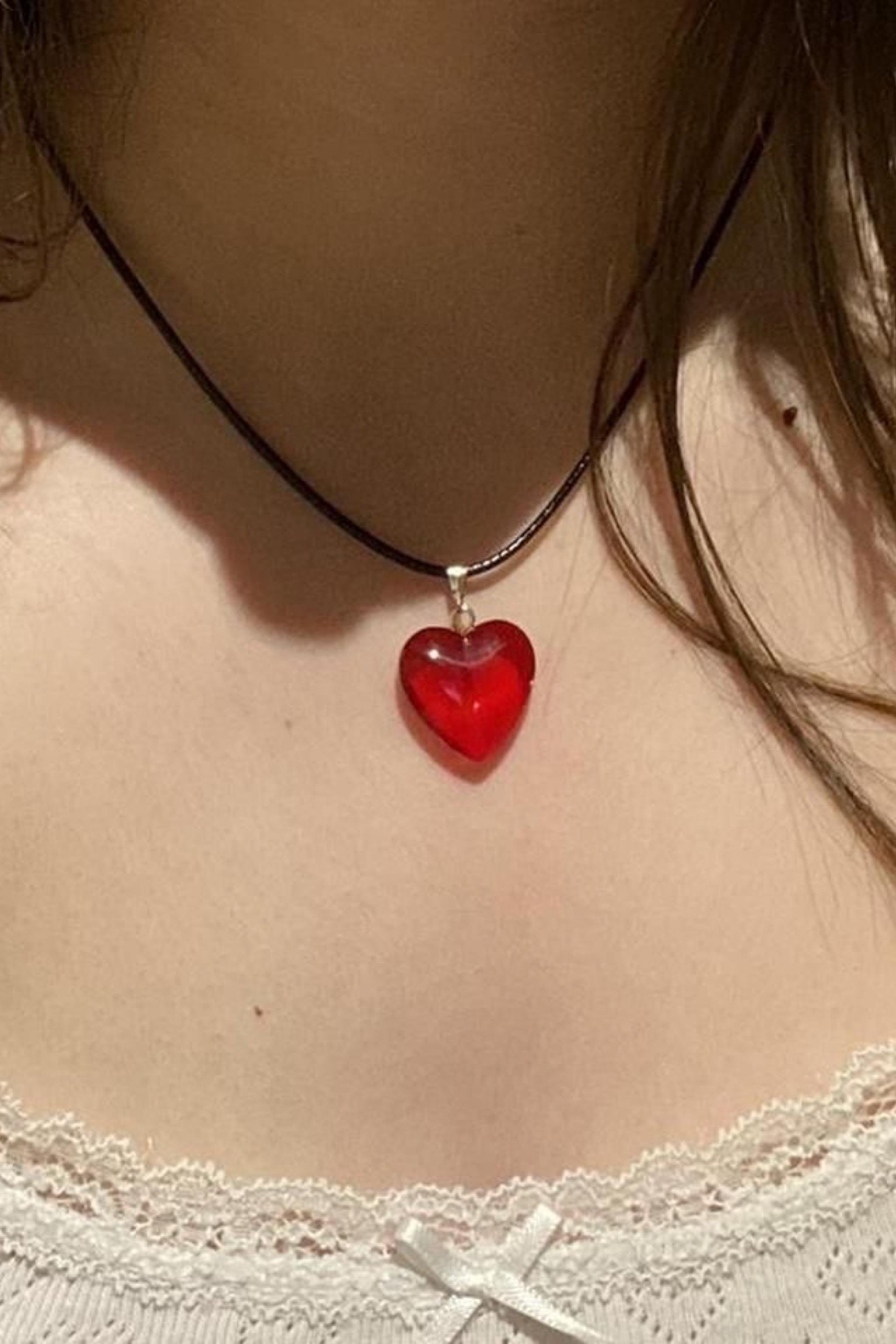 Red Pine Heart Kolye