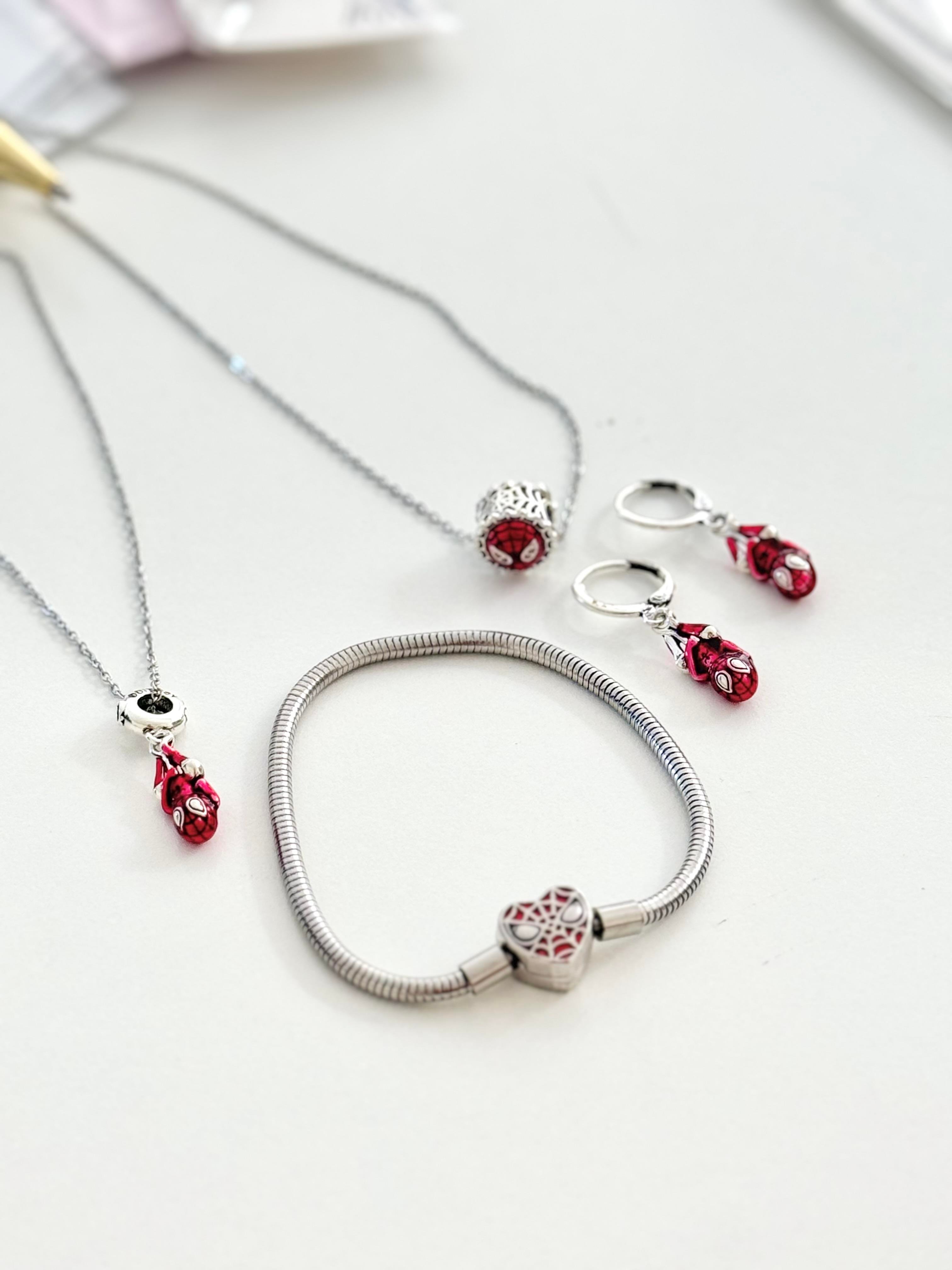 Sallantılı Red Spider Küpe