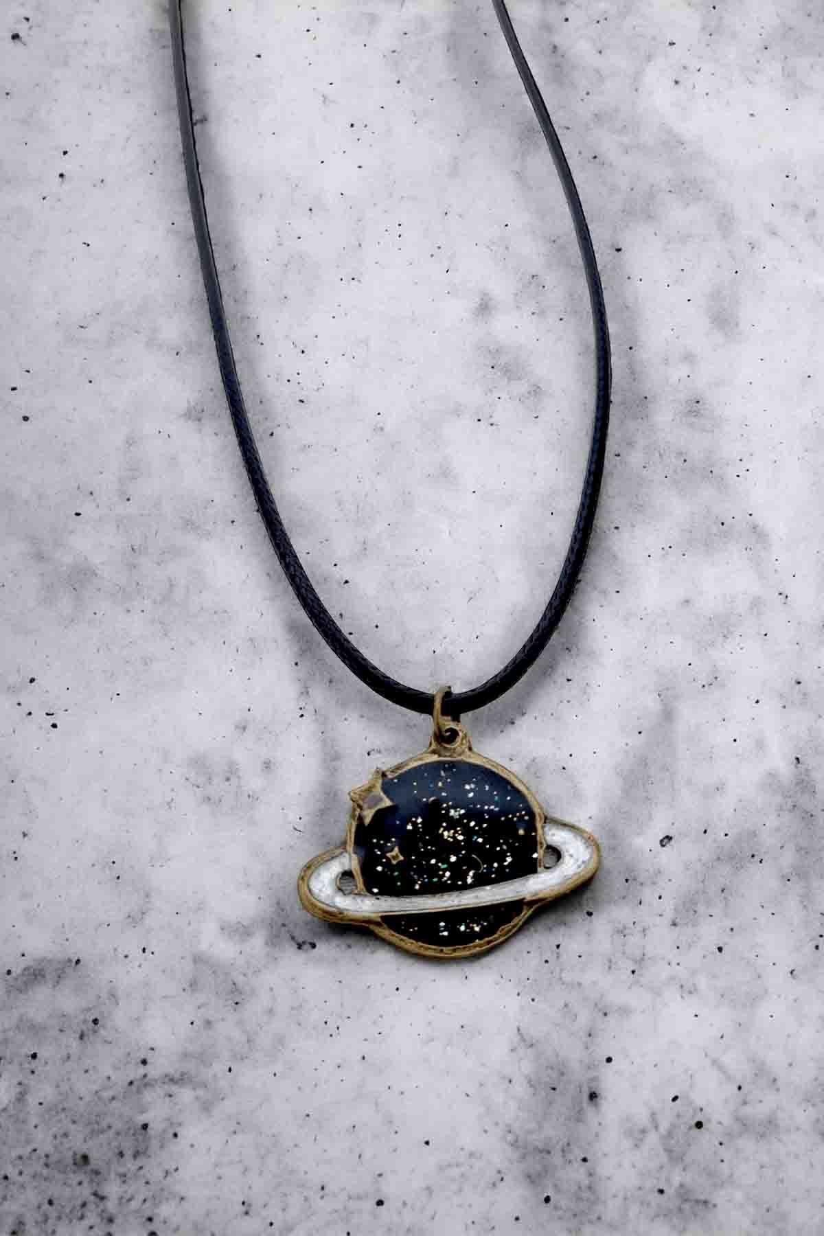 Simli Satürn Kolye Renkleri