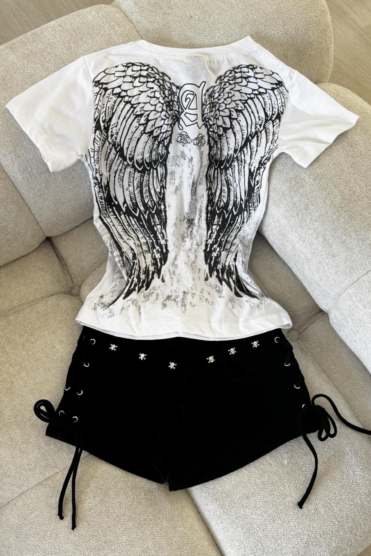 Siyah Kuş Gözlü Bağcık Detaylı Şort