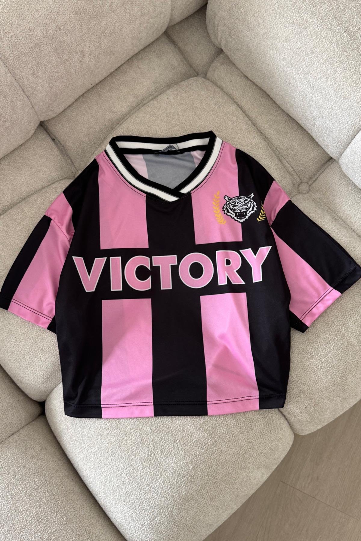 Siyah Pembe Victory Crop T-shirt