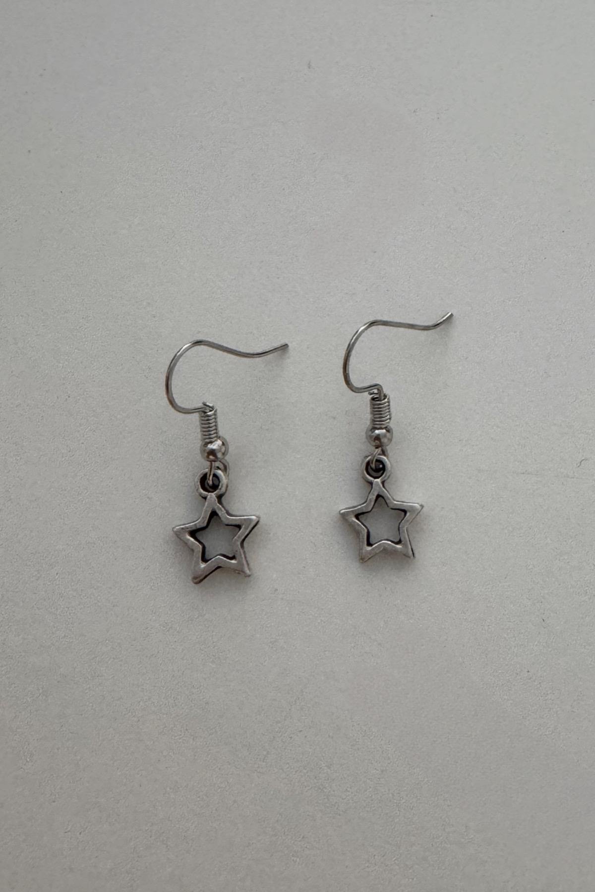 Tiny Empty Star Küpe