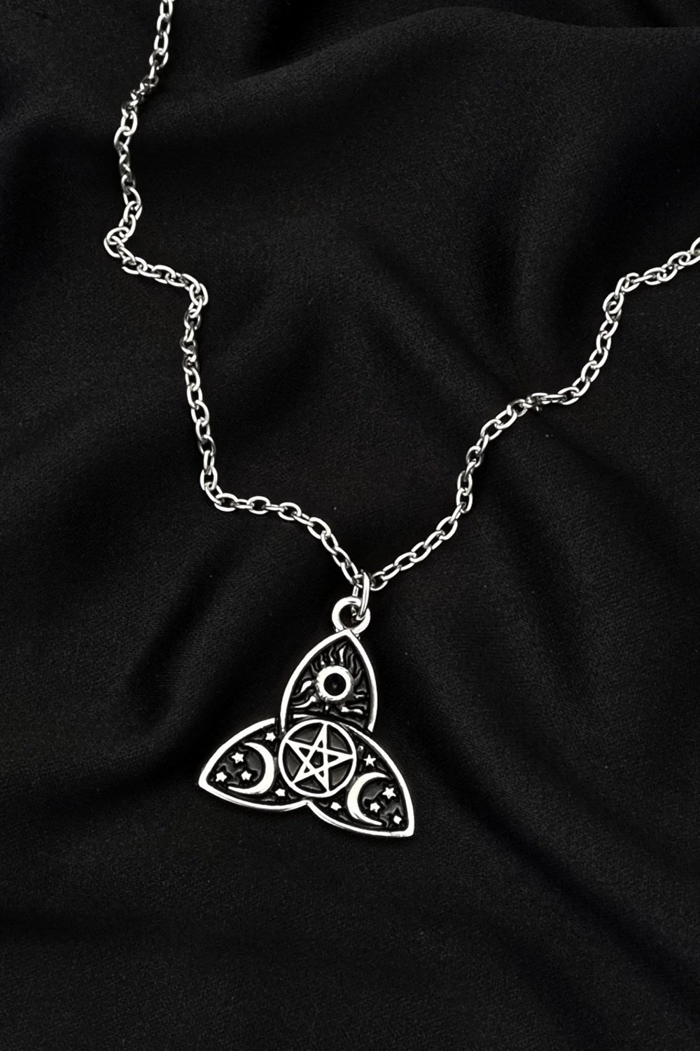 Triple Moon Pentegram Kolye
