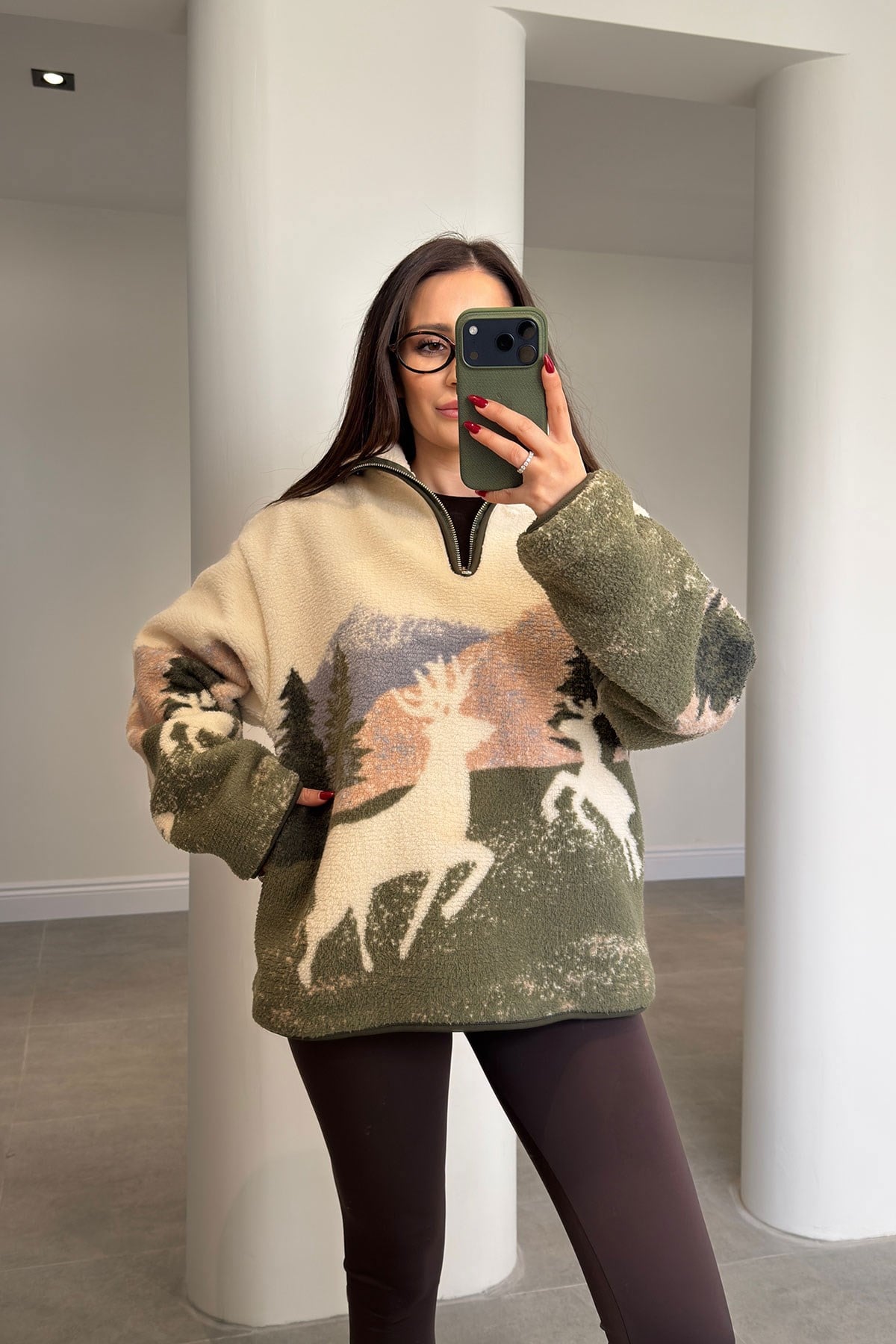 Geyik Desen Fermuarlı Polar Sweatshırt- EKRU