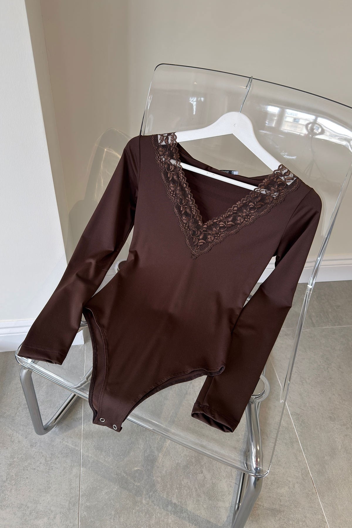 Yakası Dantel Detaylı Bodysuit- KAHVERENGİ