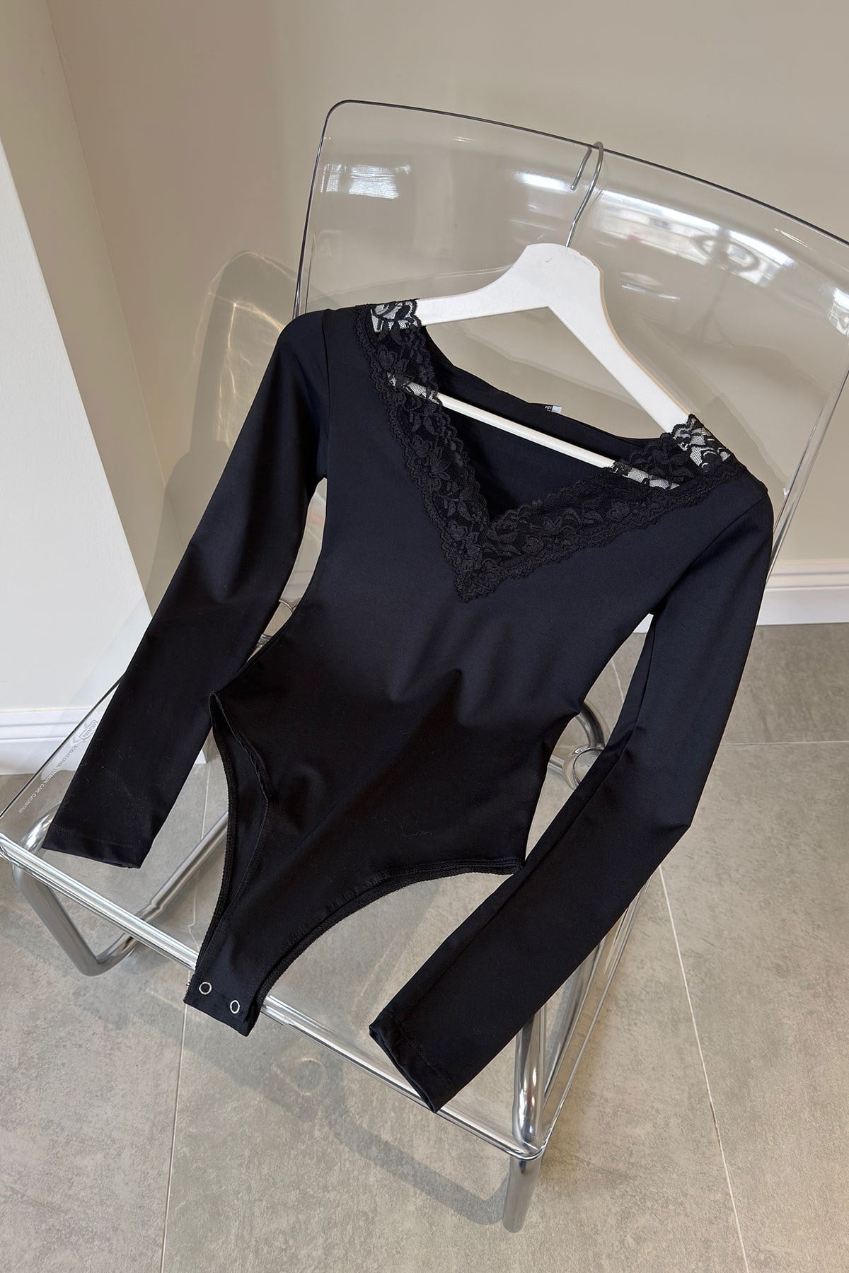 Yakası Dantel Detaylı Bodysuit- SİYAH