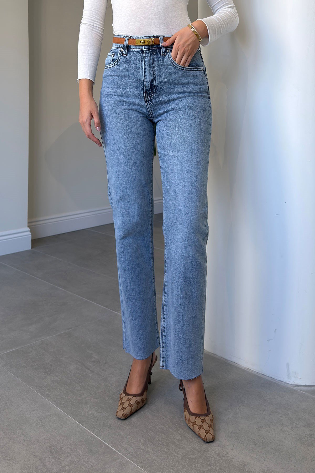 Yüksek Bel Kesik Paça Straight Fit Jean- AÇIK MAVİ