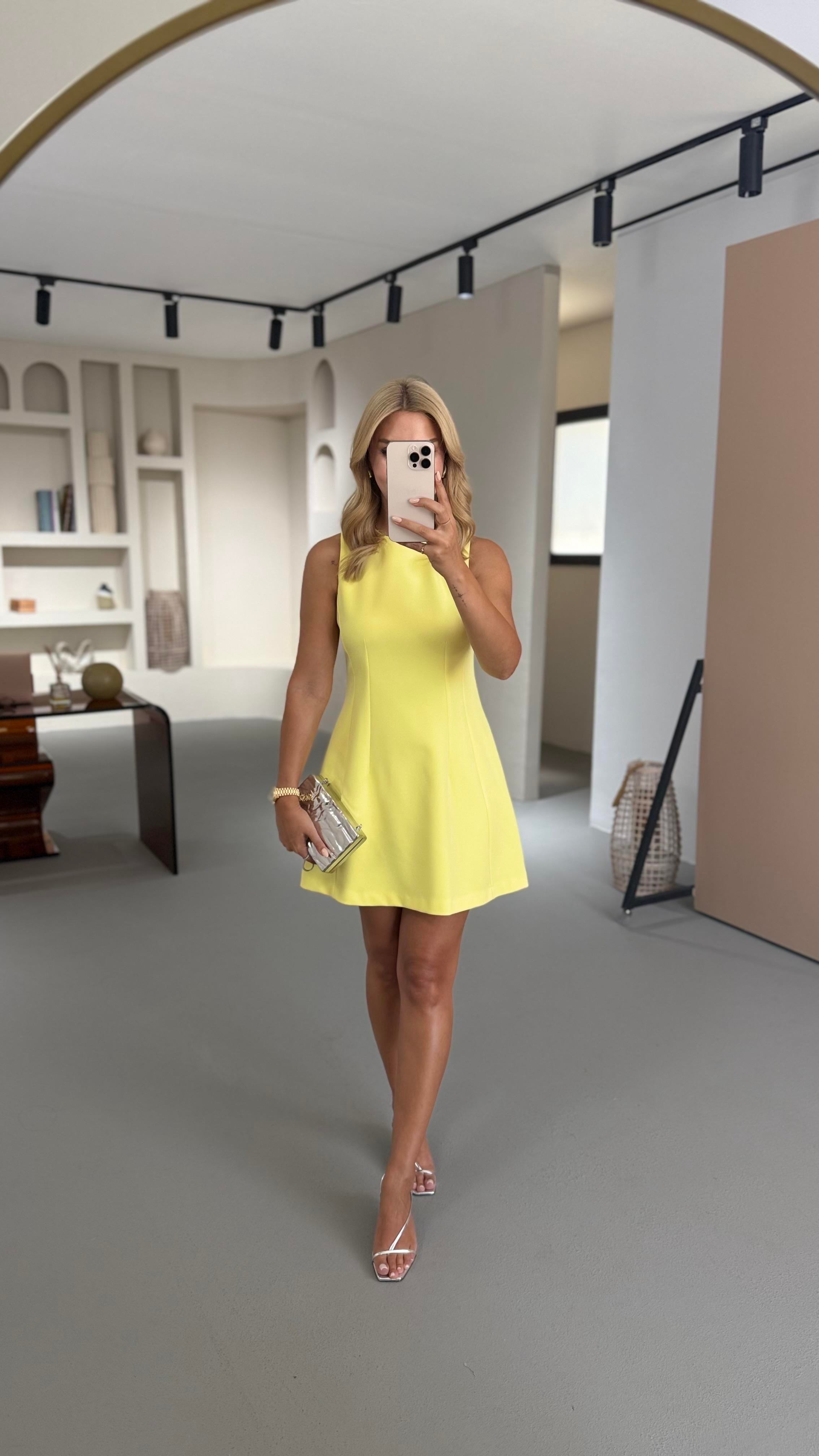 Belden Oturtmalı Sarı Çan Elbise