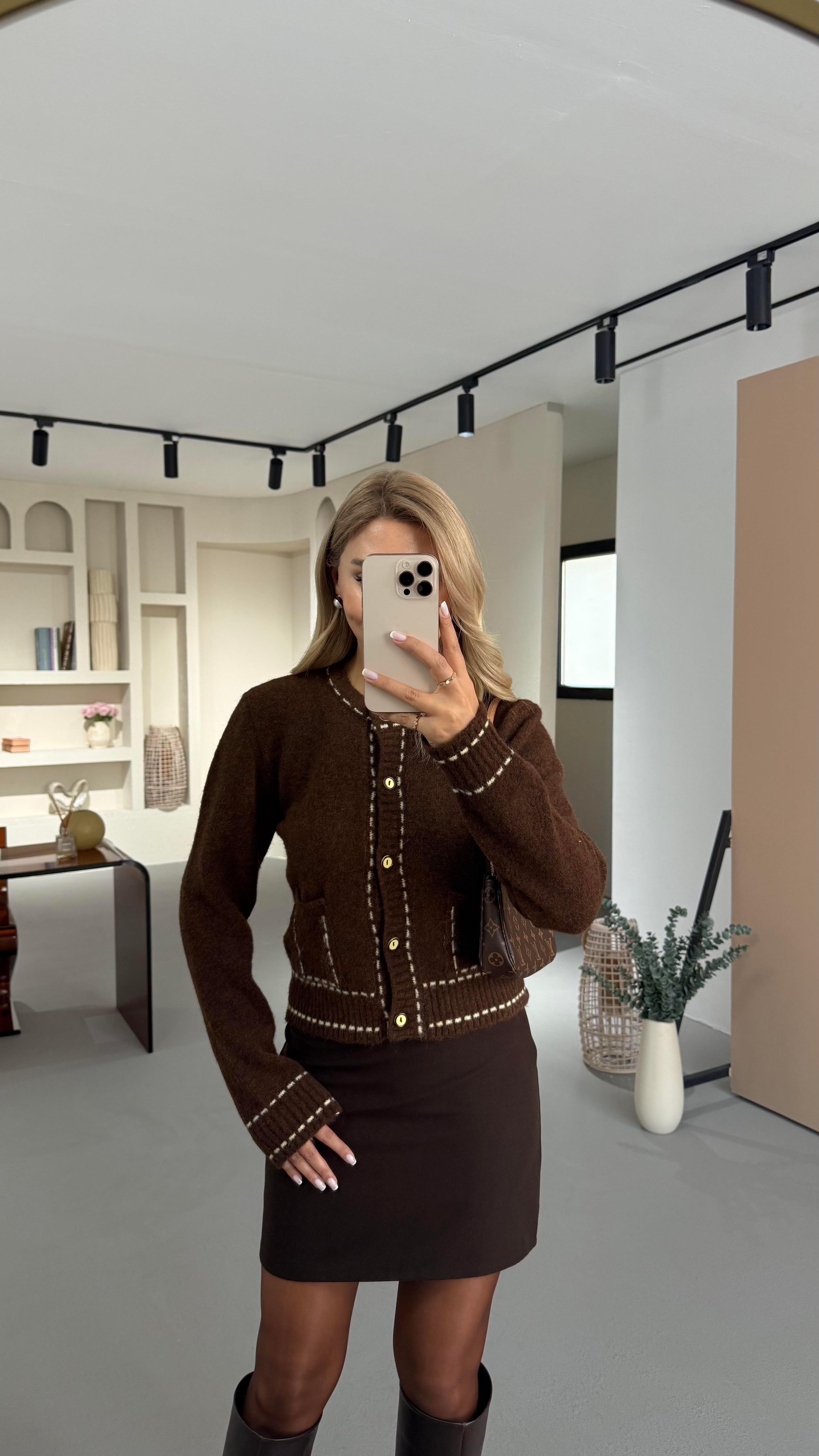 Jakar Dikişli Cep Detay Yumoş Kahve Hırka