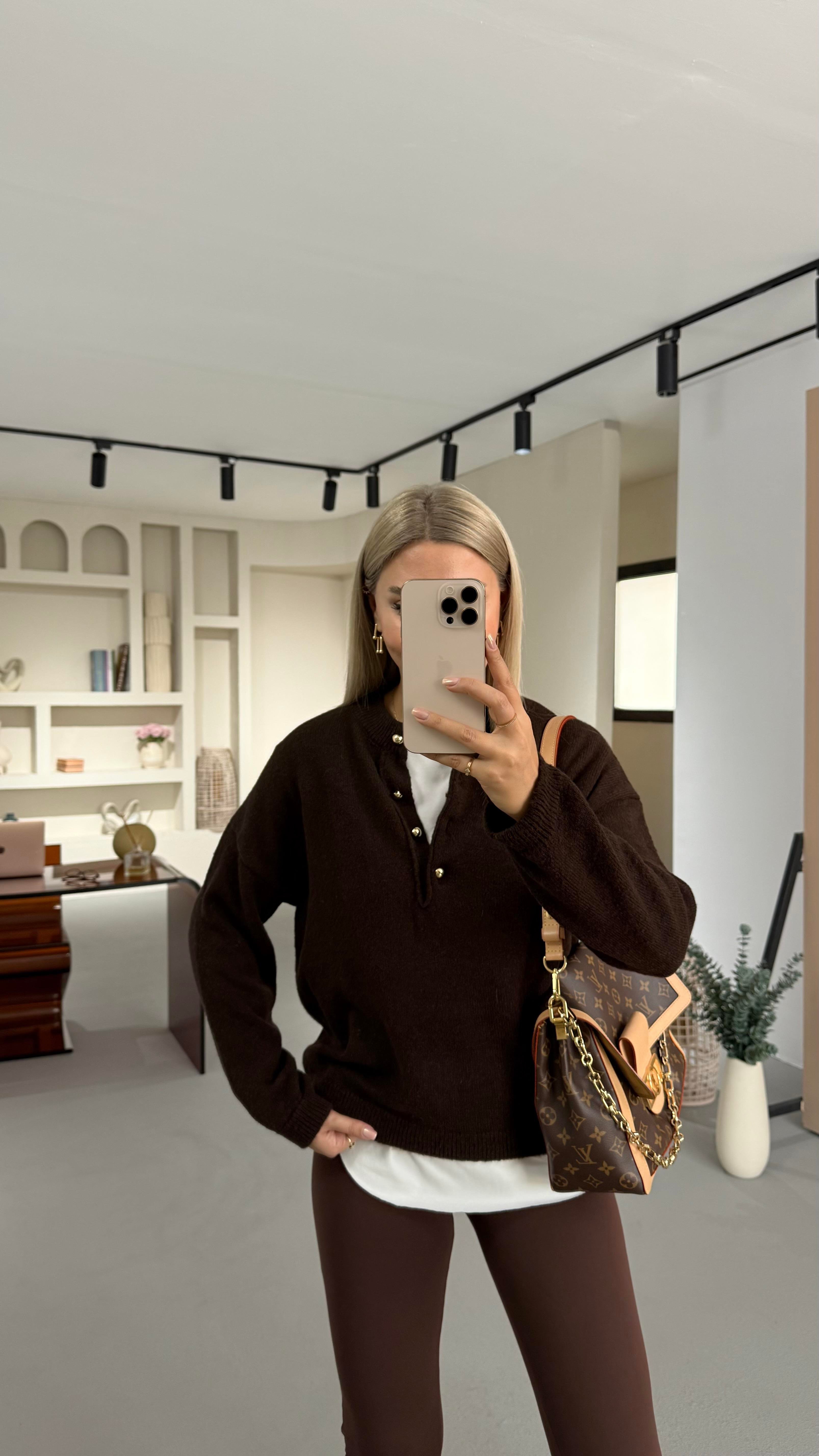 Gold Düğme Detay Kahve Oversize Yumoş Kazak