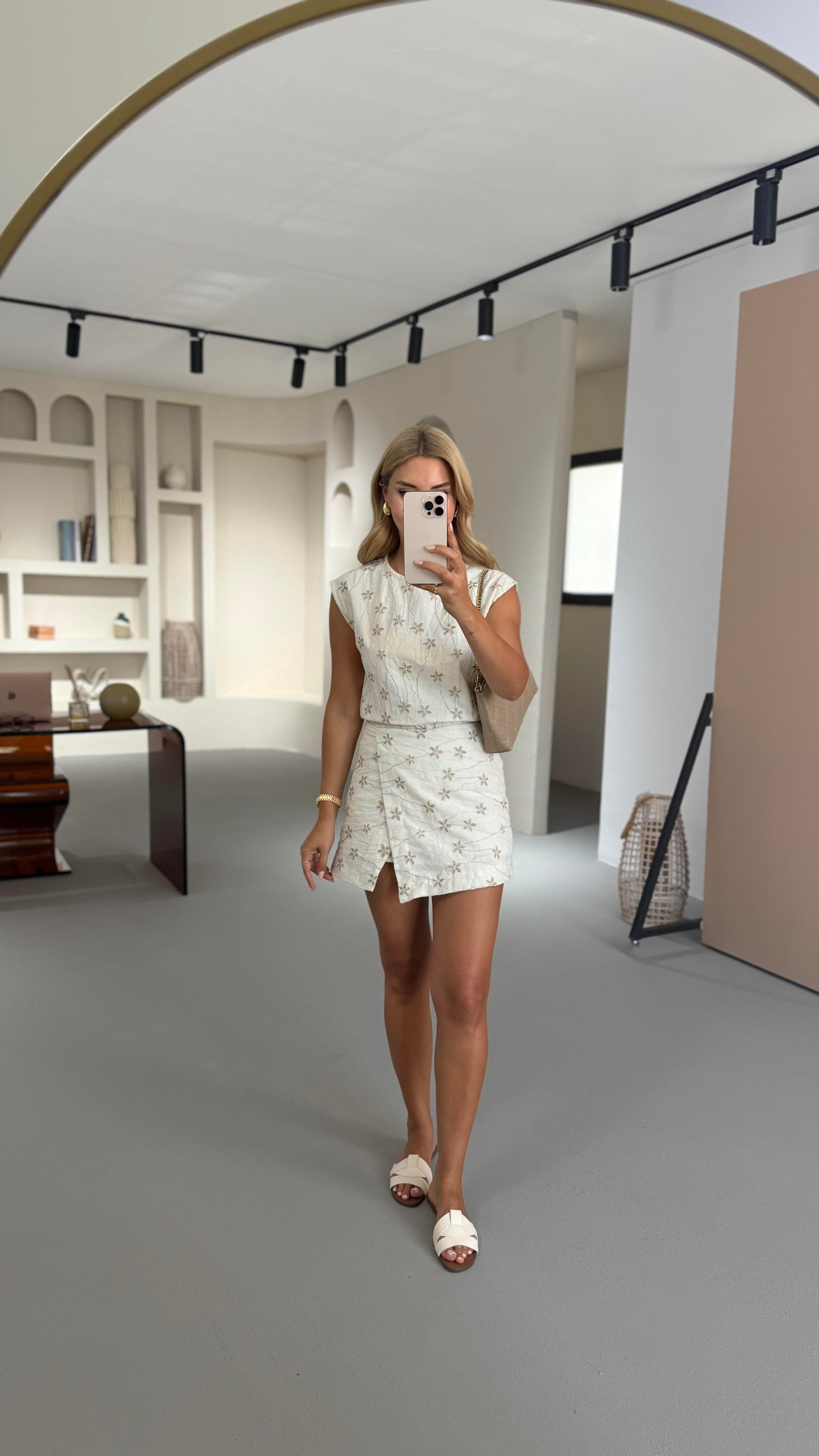 Vizon Nakış Detay Natural Keten Şort Etek