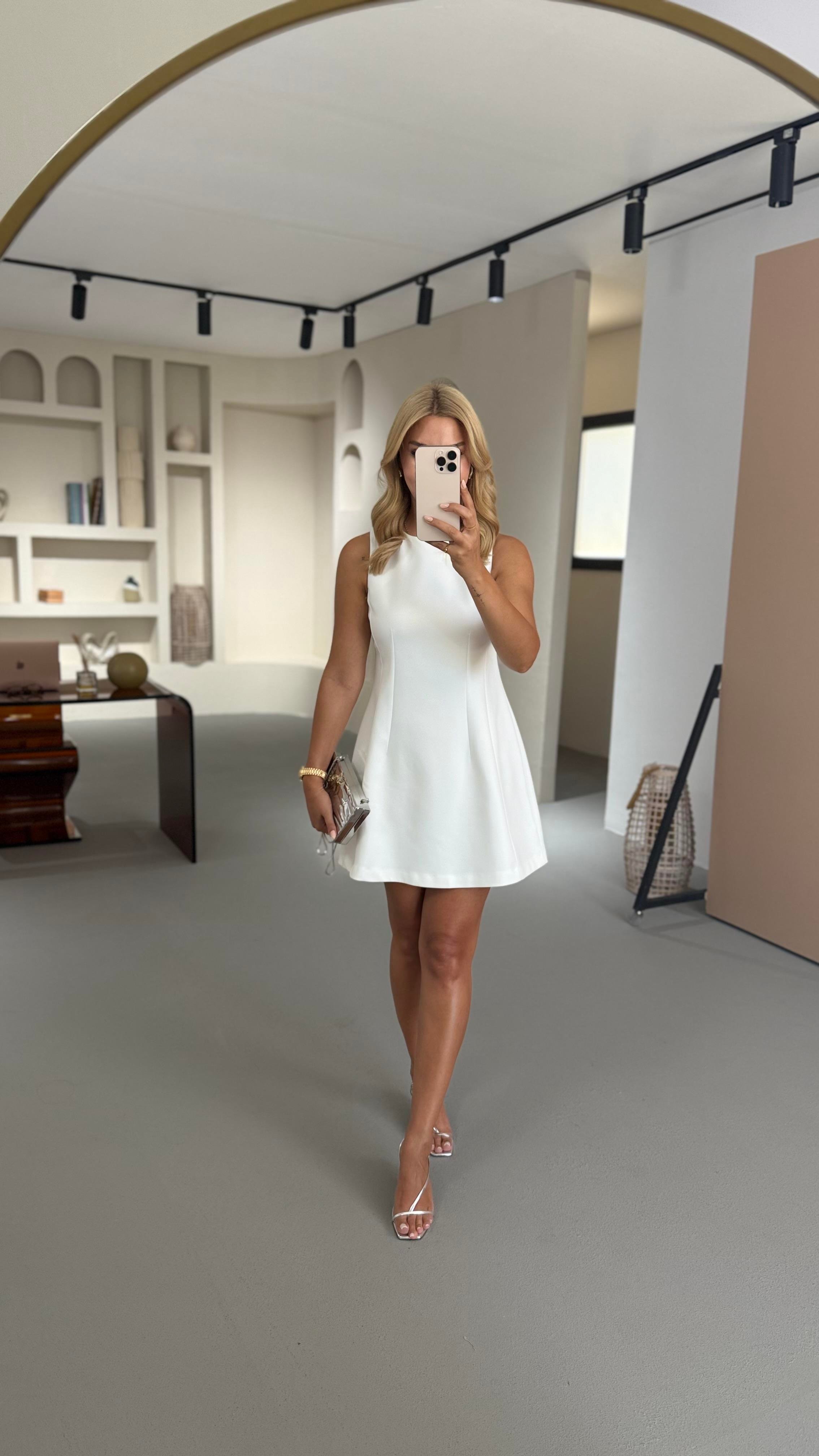 Belden Oturtmalı Ekru Çan Elbise