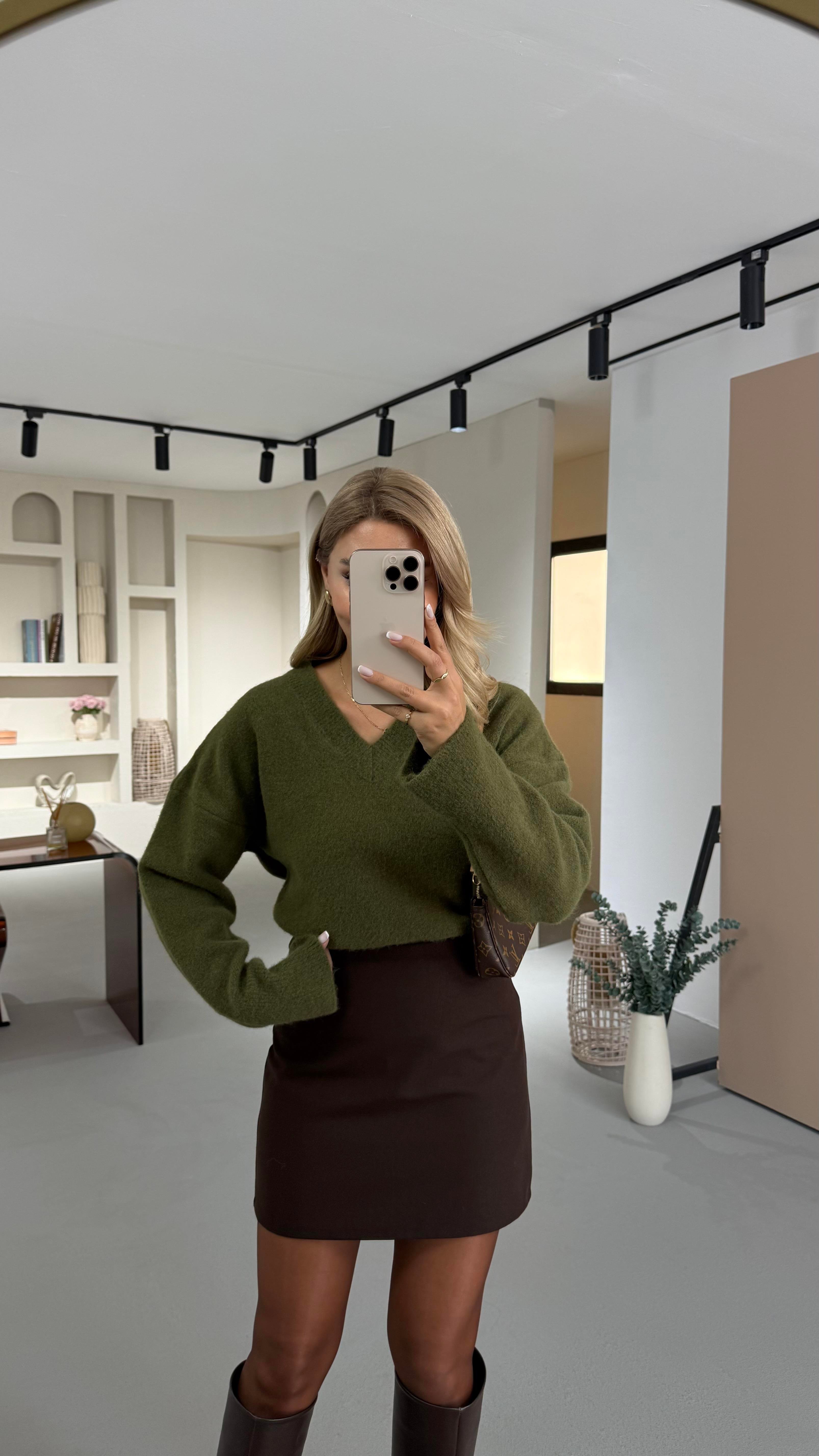 V Yaka Oversize Yosun Yeşili Yumoş Kazak