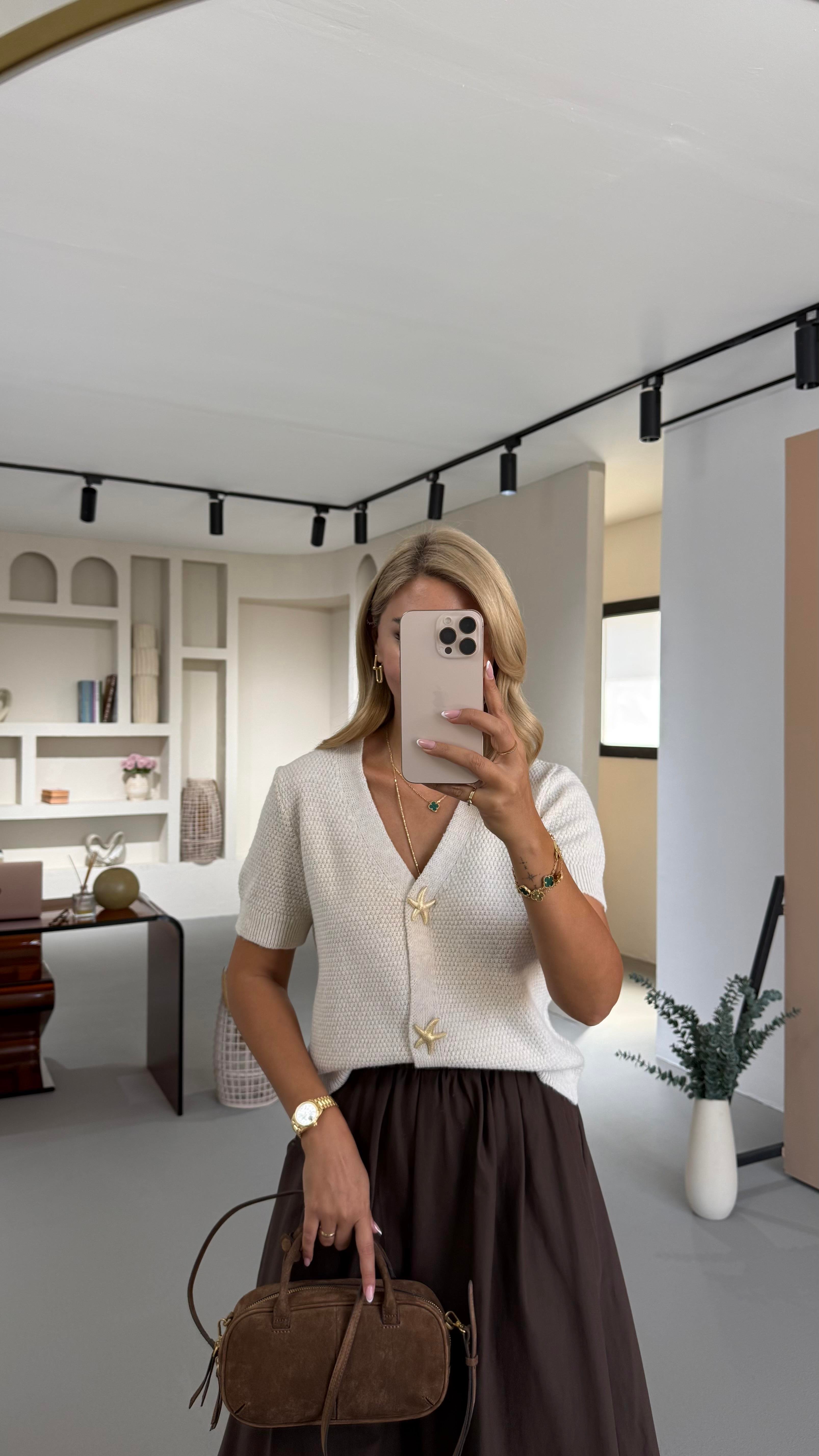 Deniz Yıldızı Aksesuarlı Petek Doku Krem Hırka