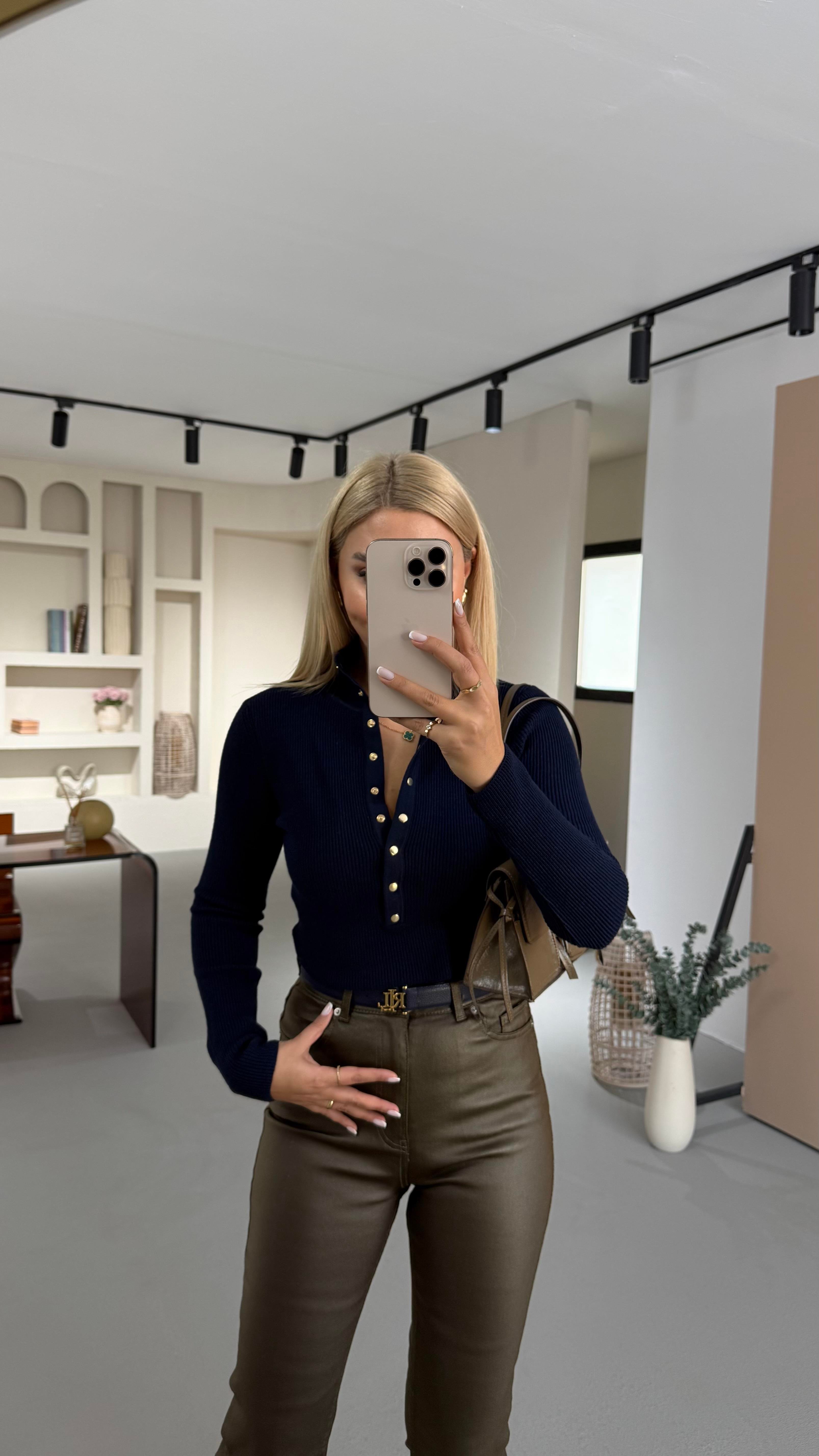 Dik Yaka Pat Düğmeli Lacivert Çelik Triko