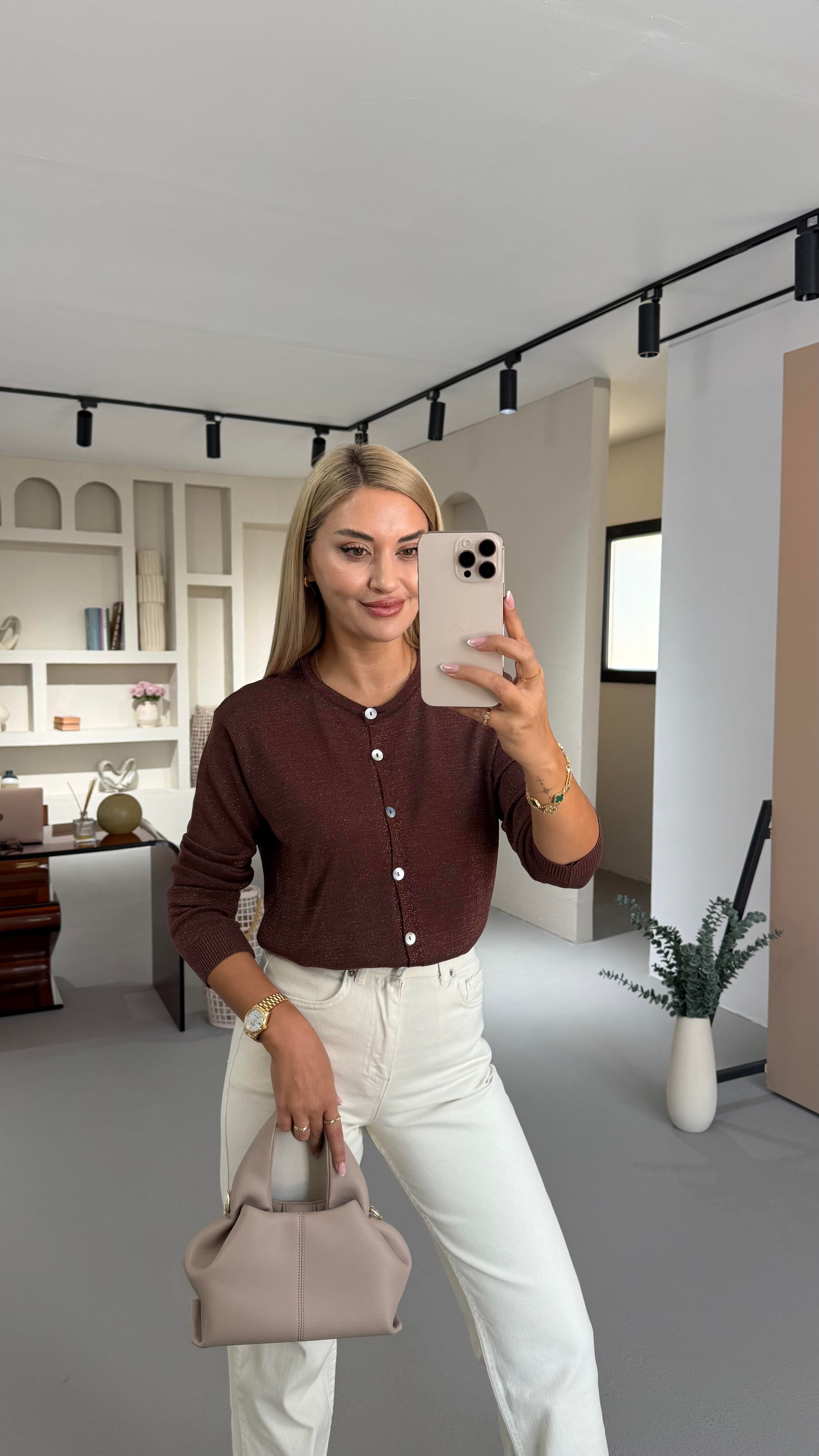 Sedef Düğme Detay Kahve Simli Hırka