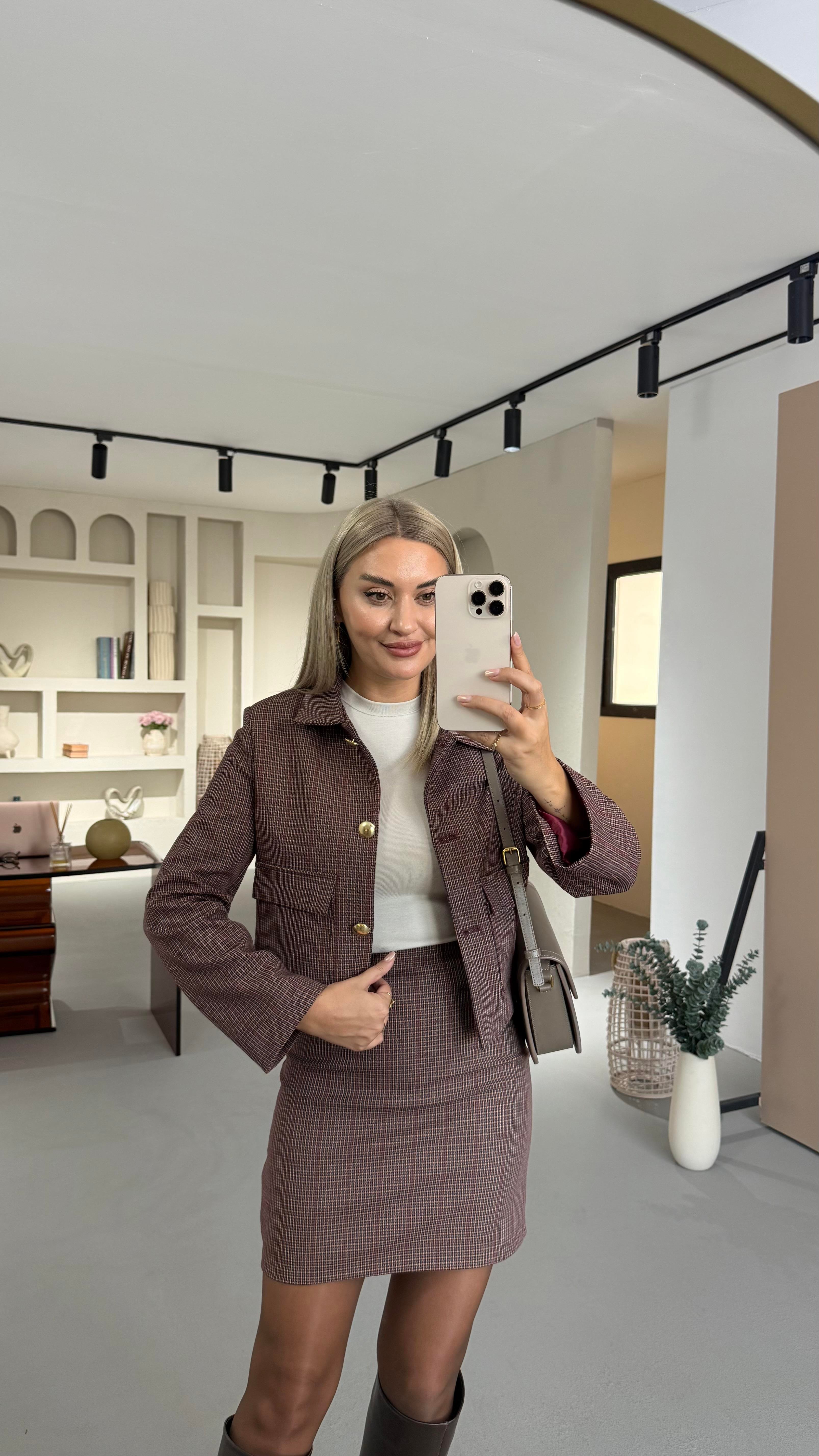 Gold Düğme Detay Bordo Kazayağı Desen Ceket