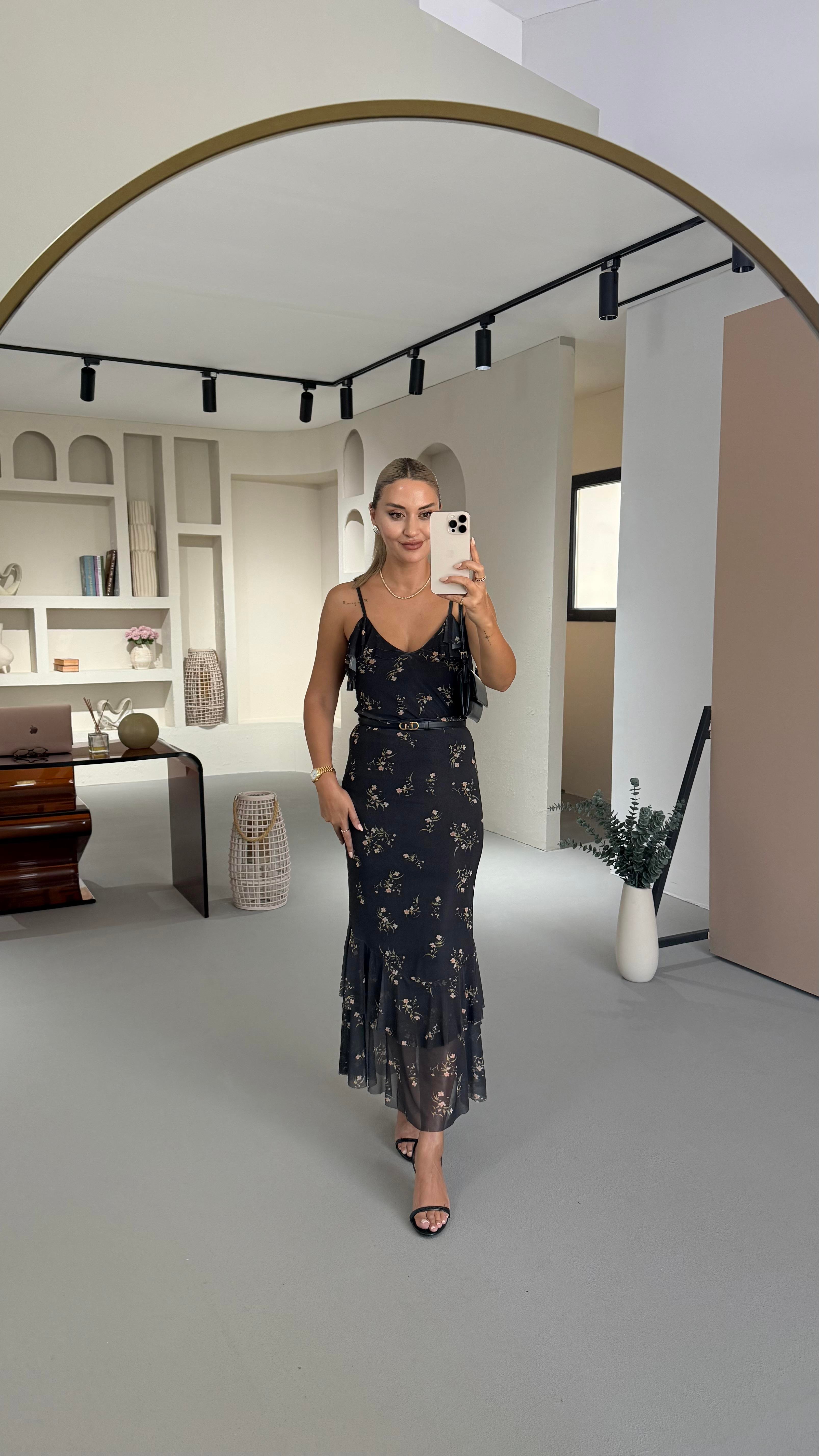 Çiçek Desen Siyah Etek Bluz Tül Elbise